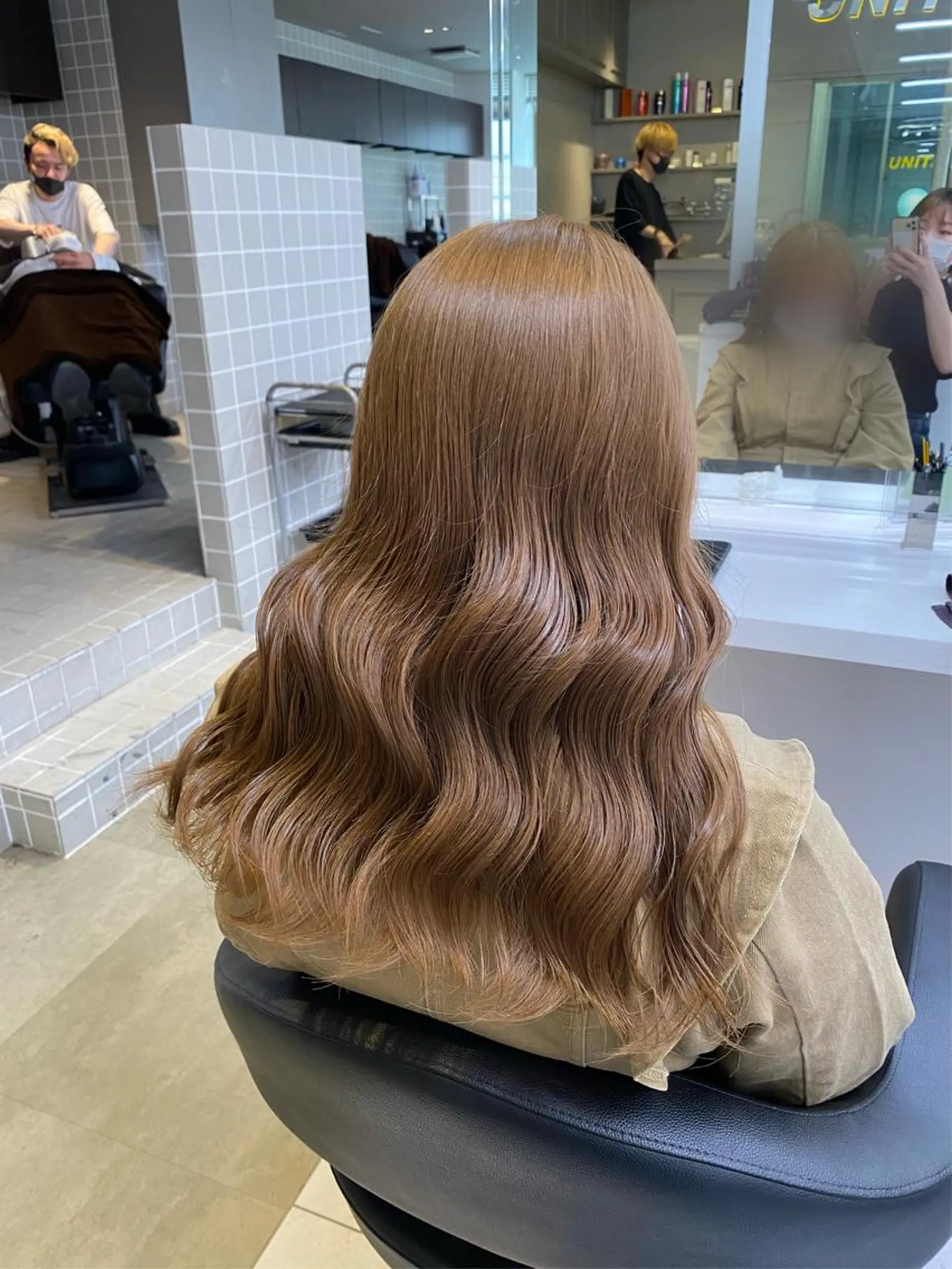 ミディアム カラー ヘアアレンジ キッズ ベージュカラー ブリーチ ミルクティーベージュ ブリーチなしカラー TRUNAIL&EYE所属・TRU Shino🦋のマツエク・マツパデザイン