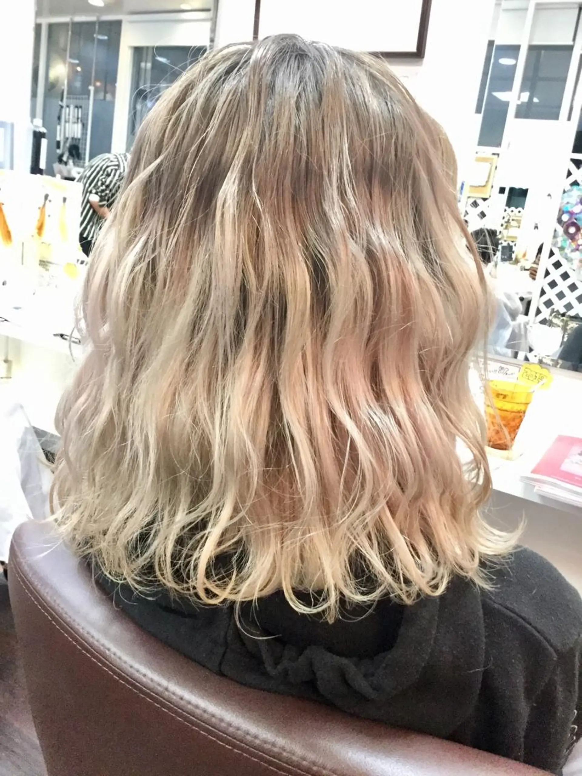 ミディアム ヘアカラー 加藤 直樹のヘアスタイル