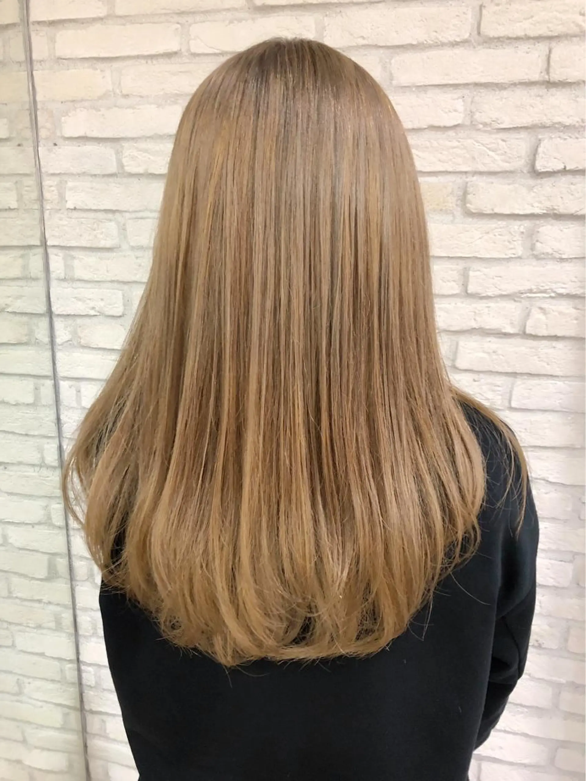 ロング カラー ベージュカラー HAUS 片山みほのヘアスタイル