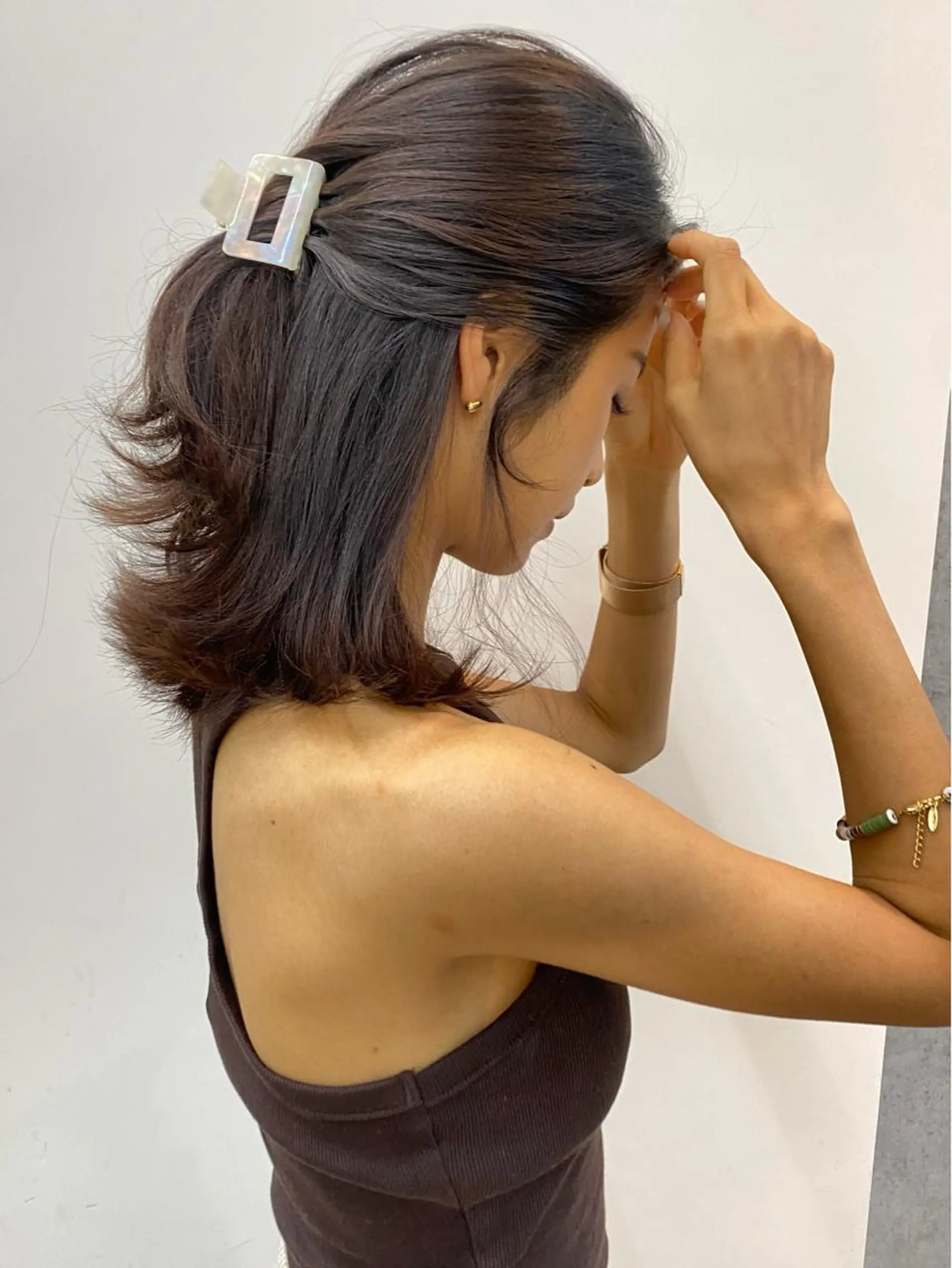 ミディアム おくれ毛 透け感たっぷり柔らか 梨花子🌼のヘアスタイル