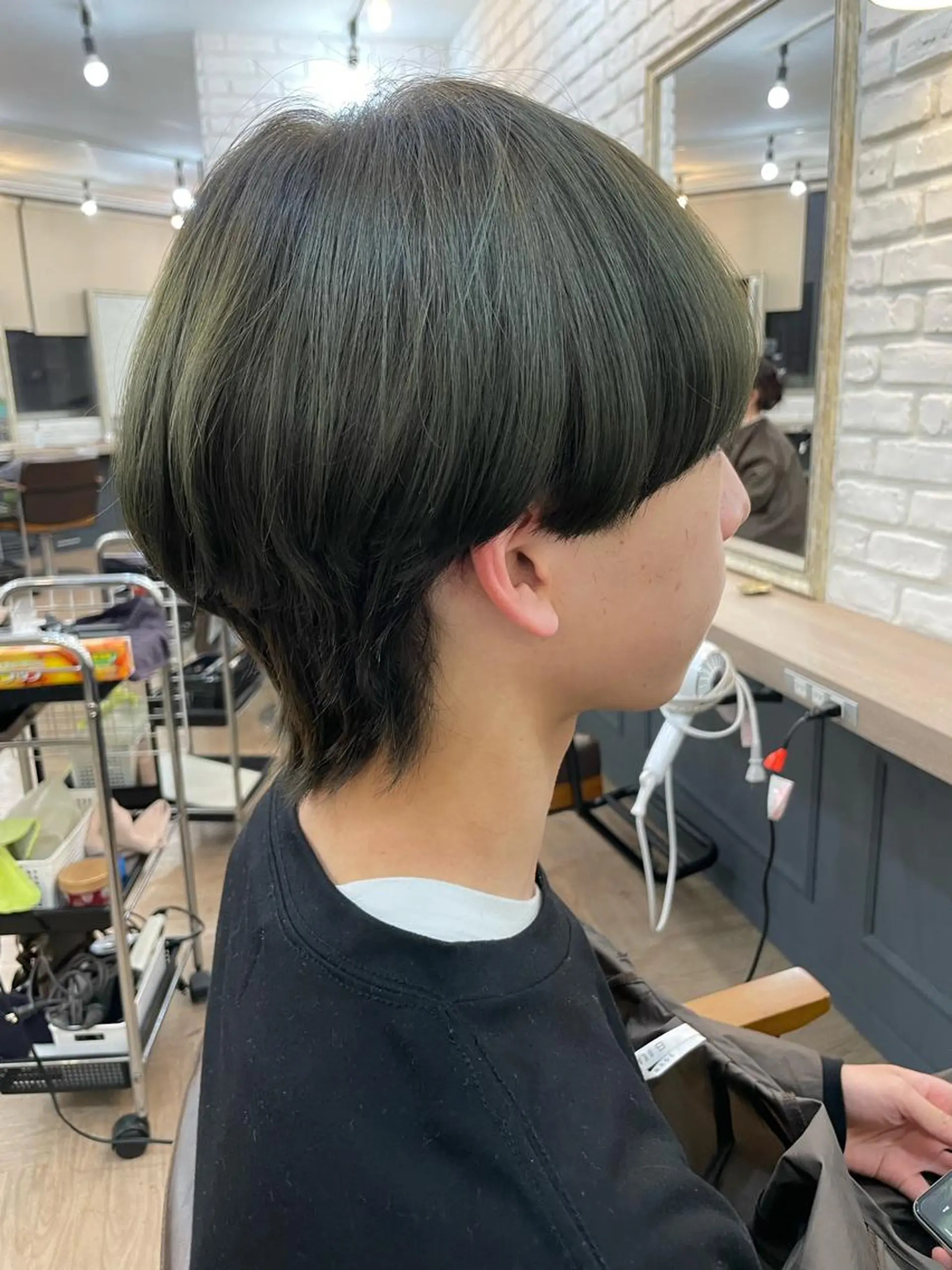 ショート メンズ マッシュウルフ マッシュ メンズウルフカット ウルフカット カット ヘアカラー Happystyleハッピースタイル所属・渡辺 慶のヘアスタイル