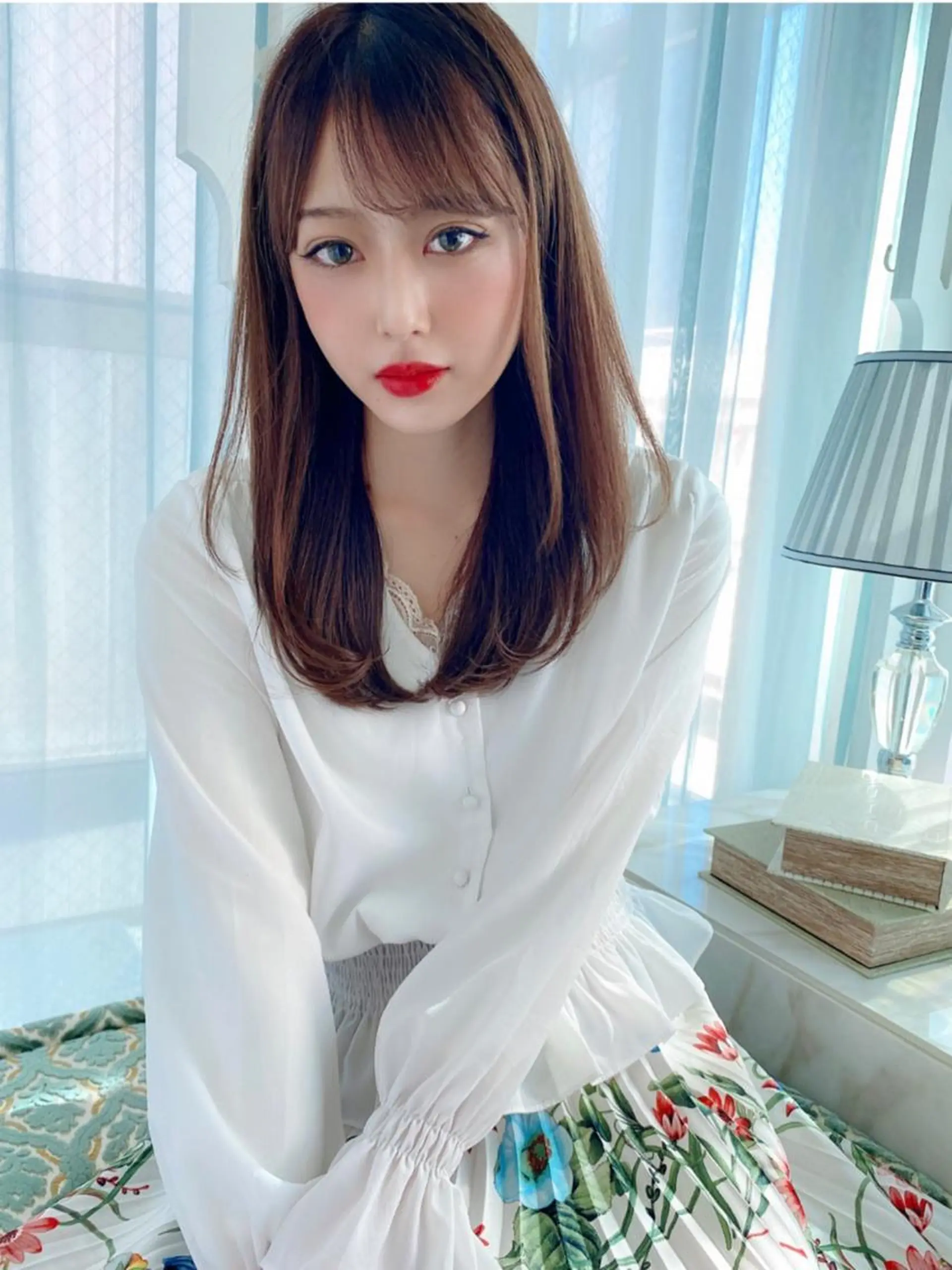 ミディアム レイヤーカット カット ヘアカラー トリートメント 代表山口ひな 髪質改善のプロのヘアスタイル