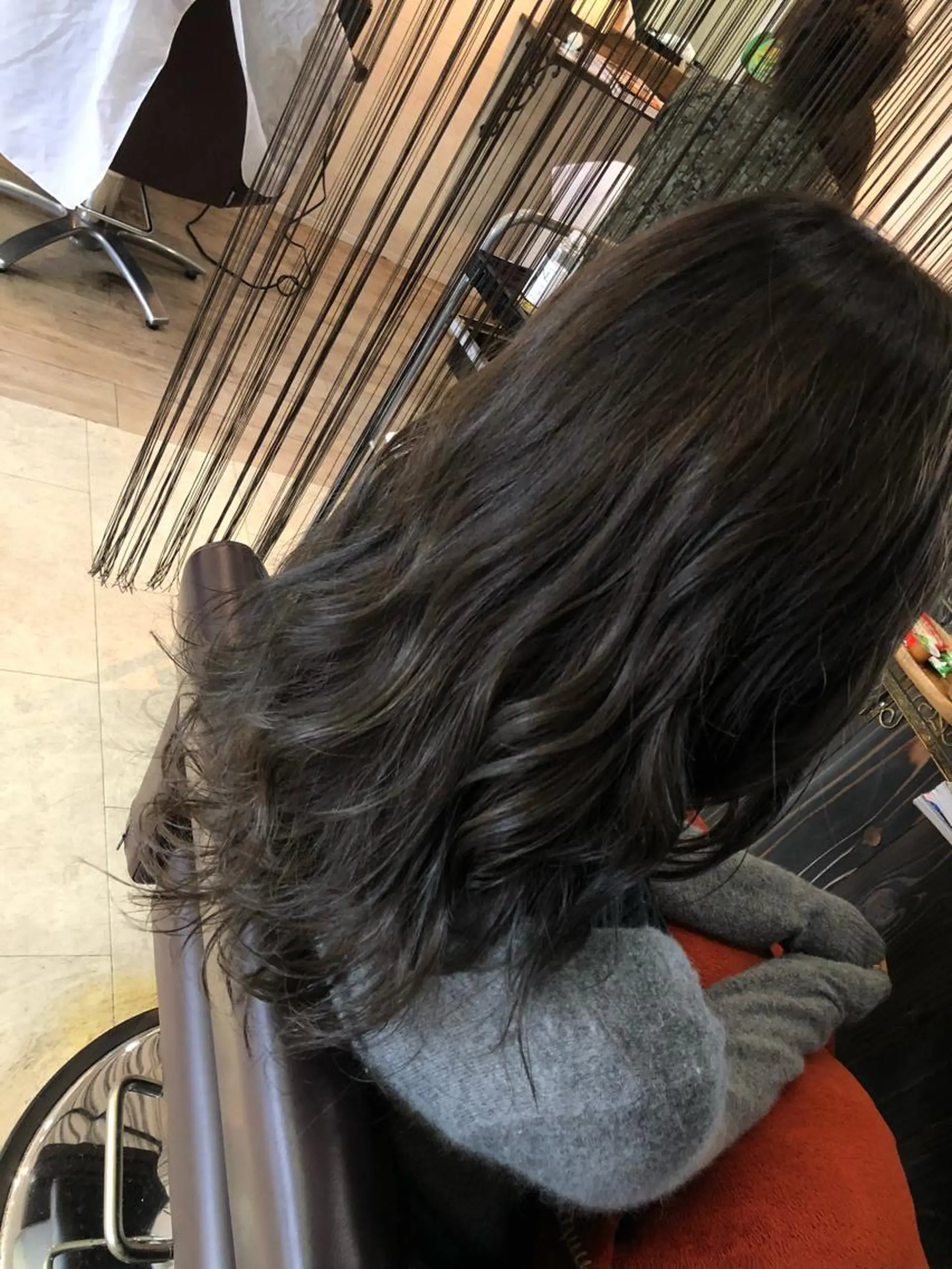 ロング カラー ダークグレー ダークグレージュ グレージュ 小森 拓哉のヘアスタイル