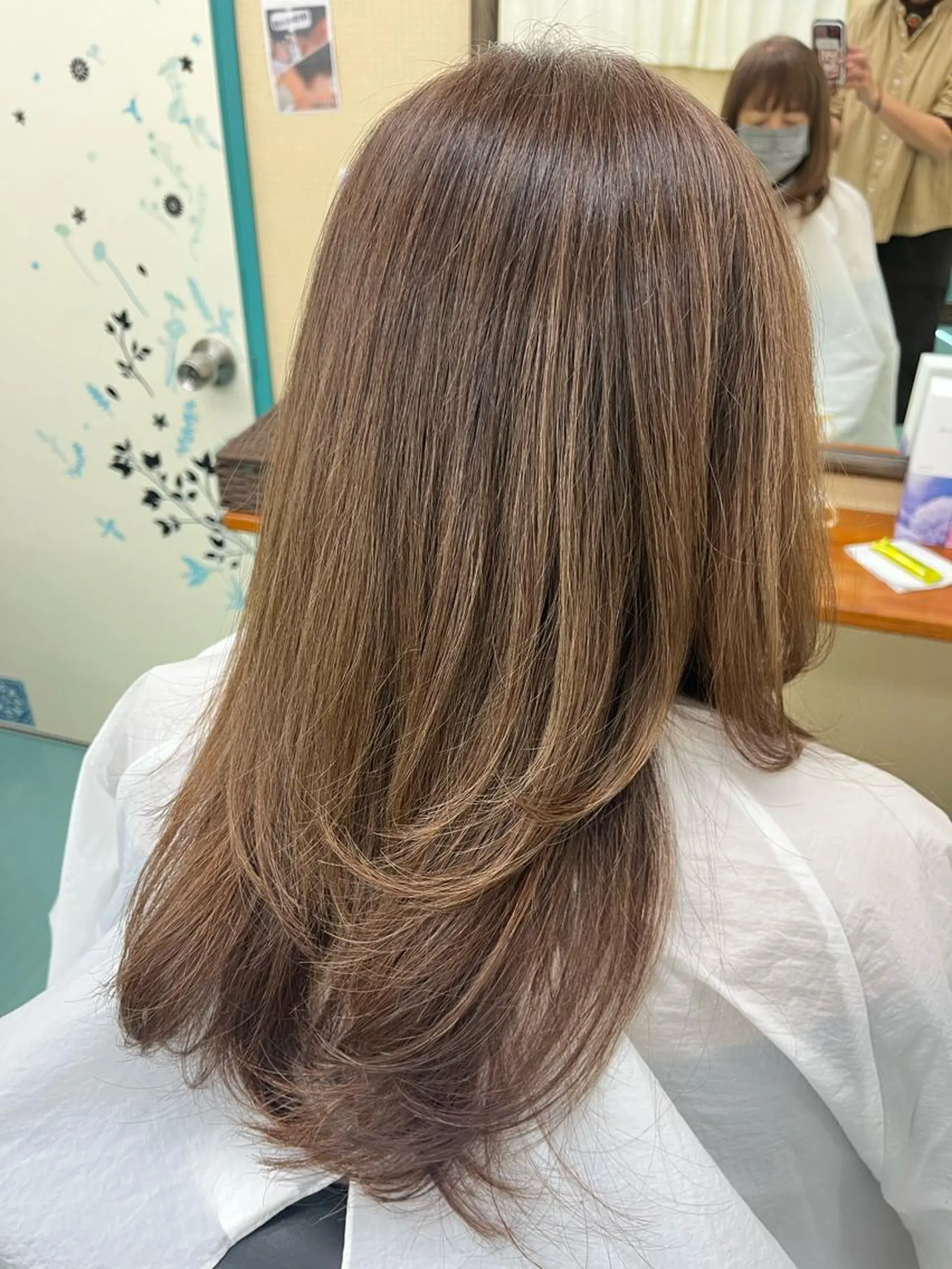 セミロング カラー カット ヘアカラー トリートメント 外山 理都子のエステ・リラクイメージ