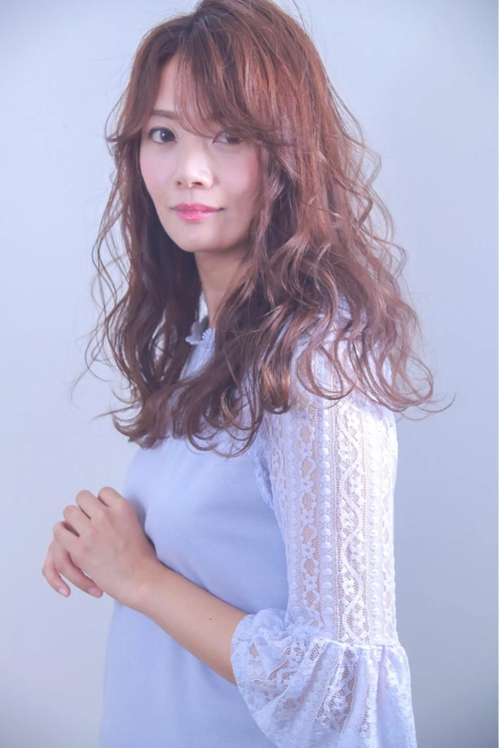 ロング カラー 伊藤 裕貴のヘアスタイル