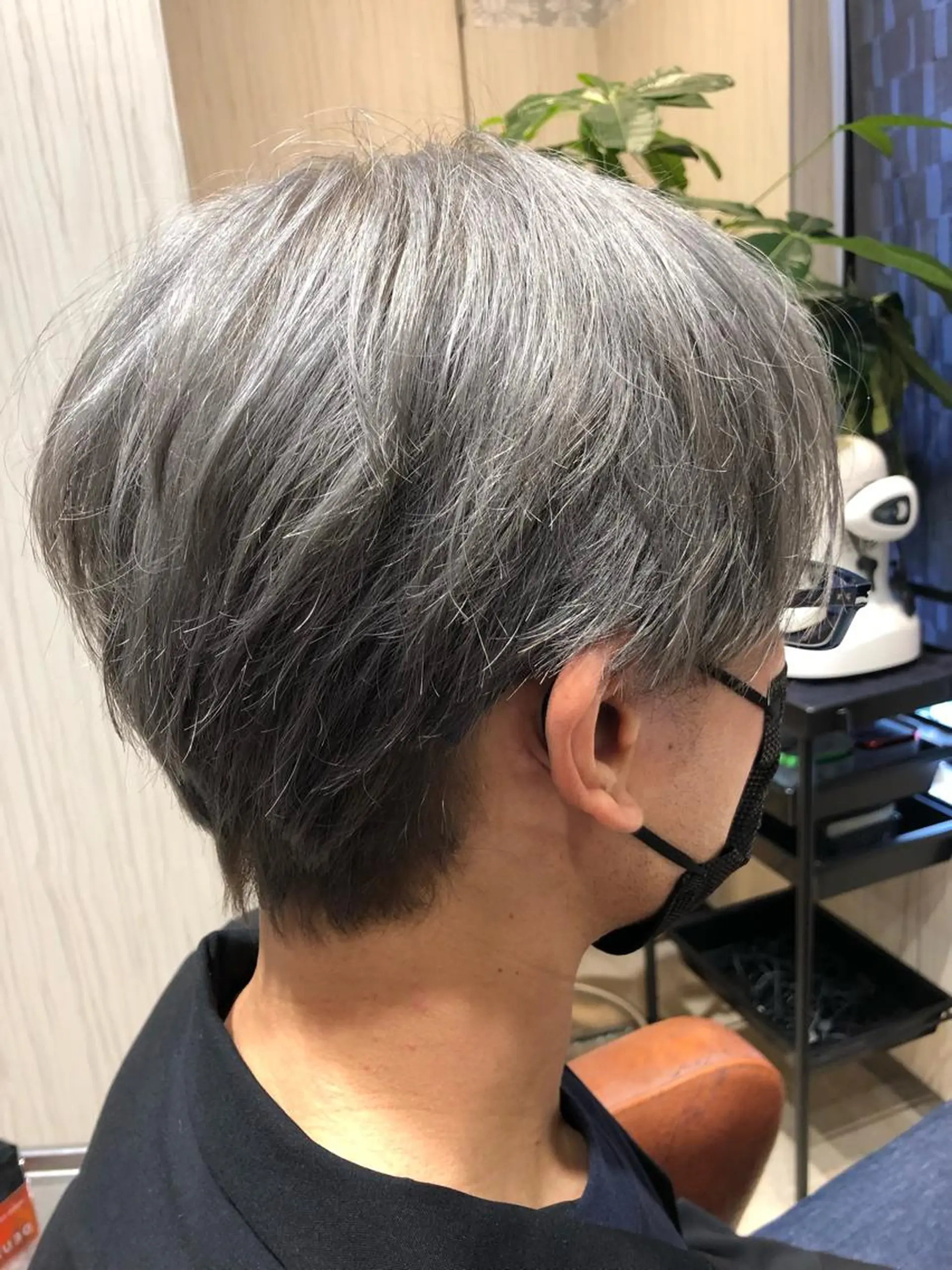 ショート カラー 一戸 拓斗のヘアスタイル