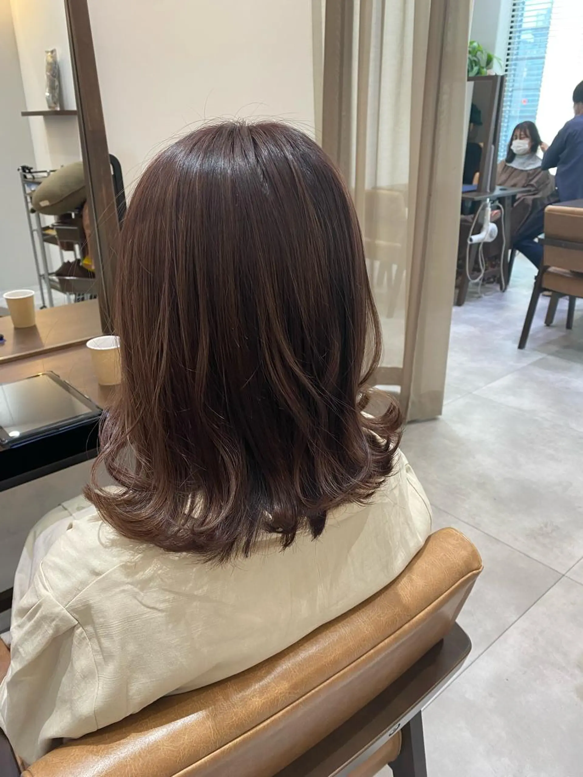 ミディアム カラー パーマ ヘアアレンジ カット ヘアカラー パーマ 縮毛矯正 トリートメント re naのヘアスタイル
