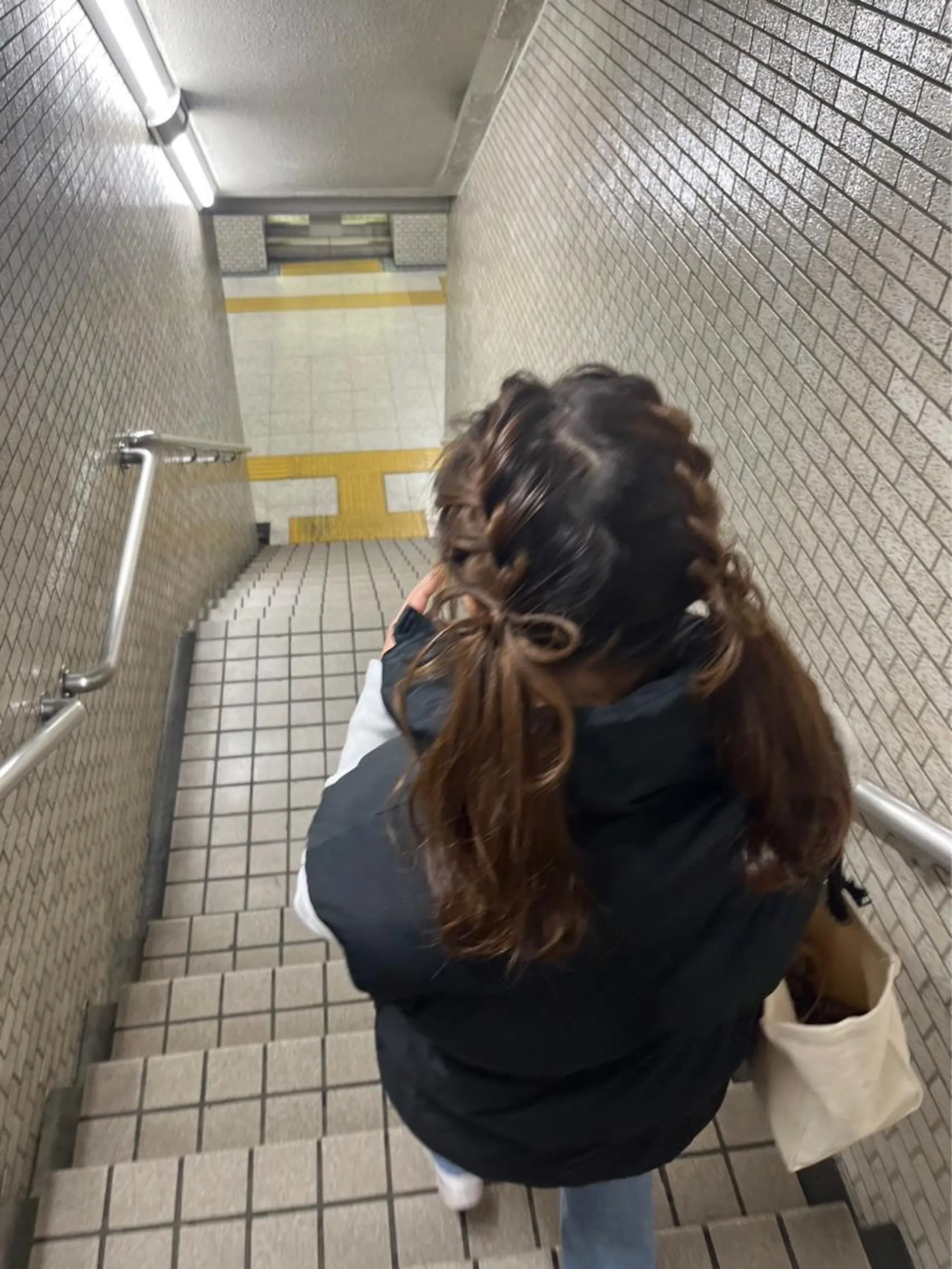 セミロング ツインテール アールバイニーナ所属・R by NINA アールバイニーナのヘアスタイル