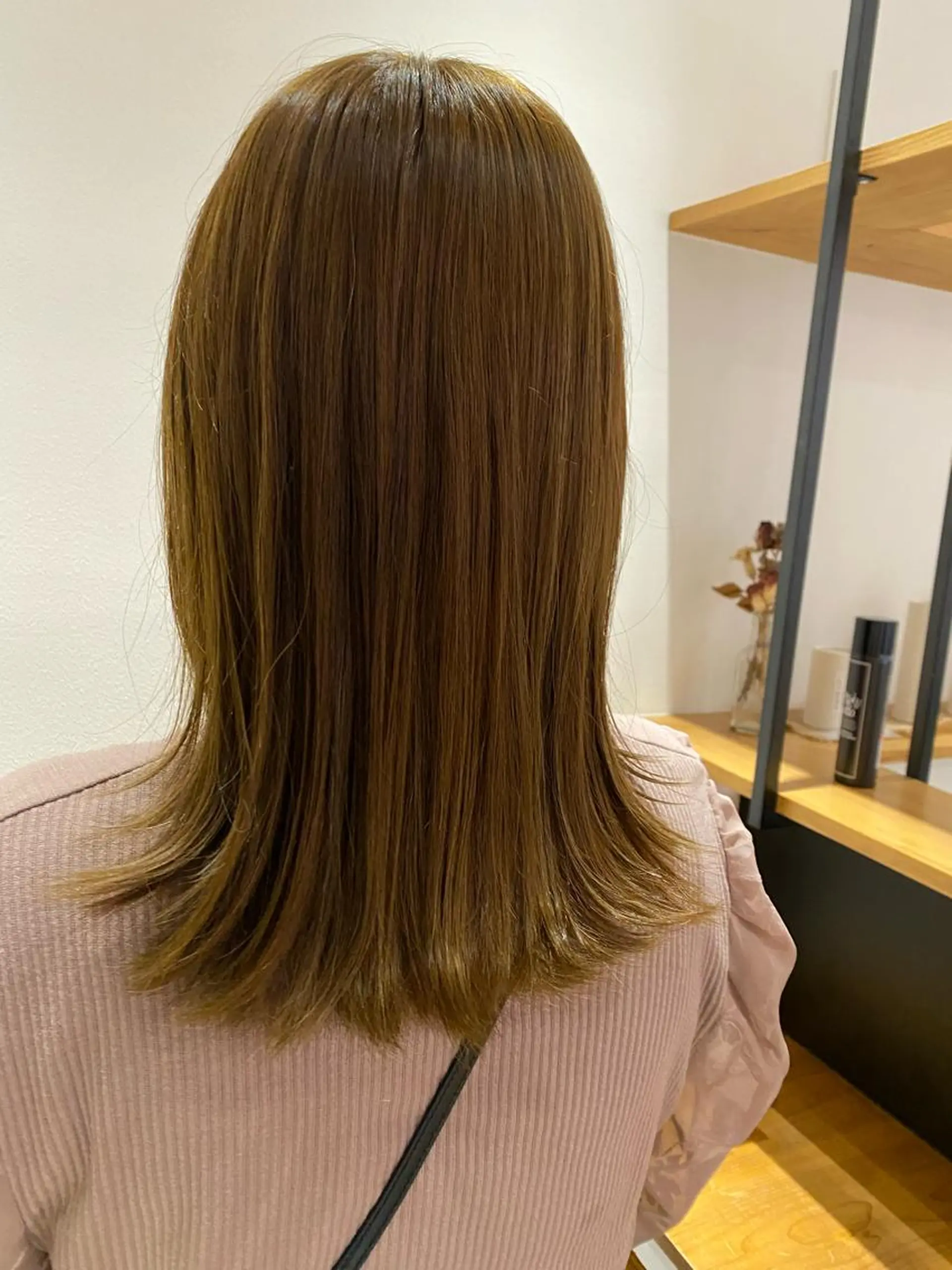 セミロング カラー ブリーチ ブリーチなしカラー 女性専用サロンmelt四条畷所属・三代 遥香のヘアスタイル