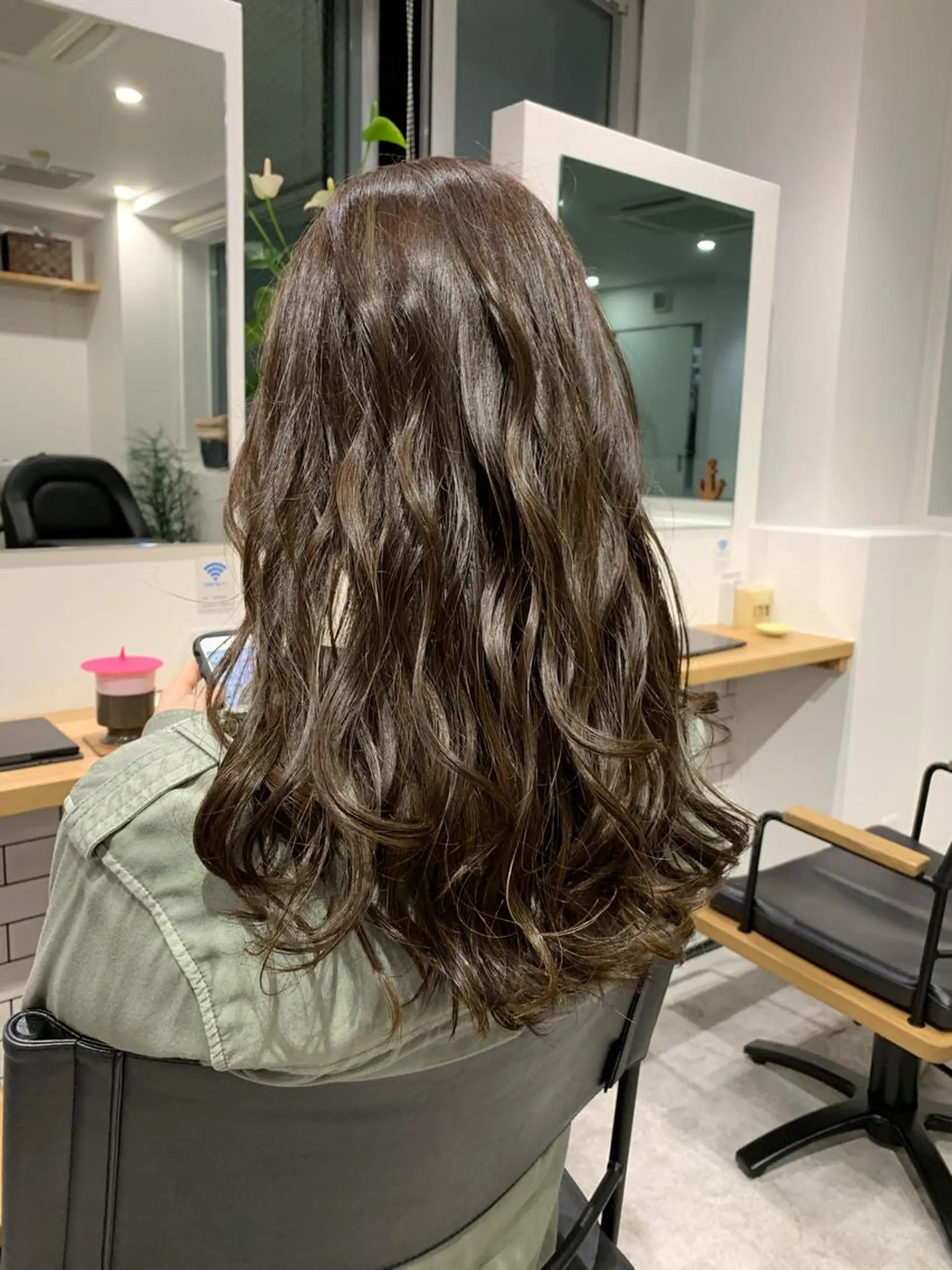 セミロング カラー アッシュ バレイヤージュ ベージュカラー ブロンド ブルーカラー レイヤーカット/ 艶カラー/RYOMAのヘアスタイル