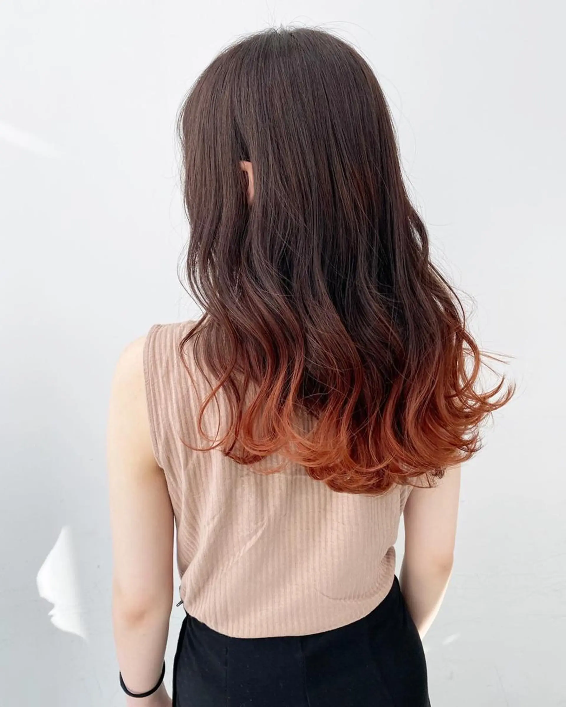 ロング カラー ヘアアレンジ パーマ 公式 Ease by amble luxeのヘアスタイル