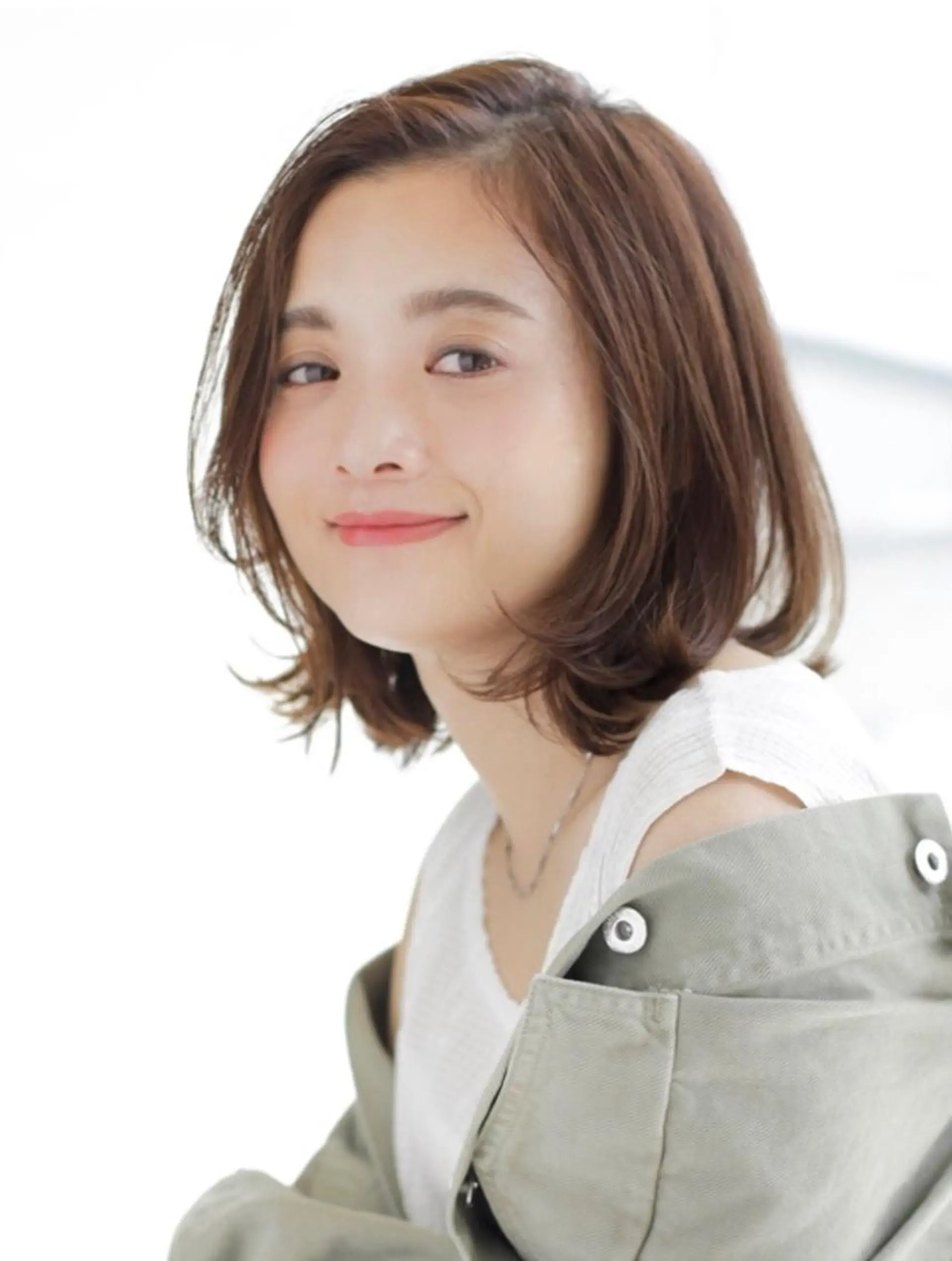 ミディアム カラー パーマ ボブレイヤー ミディアムパーマ ベージュカラー ショコラベージュ ボブ 💫期間限定価格💫 似合わせカット🧚のヘアスタイル