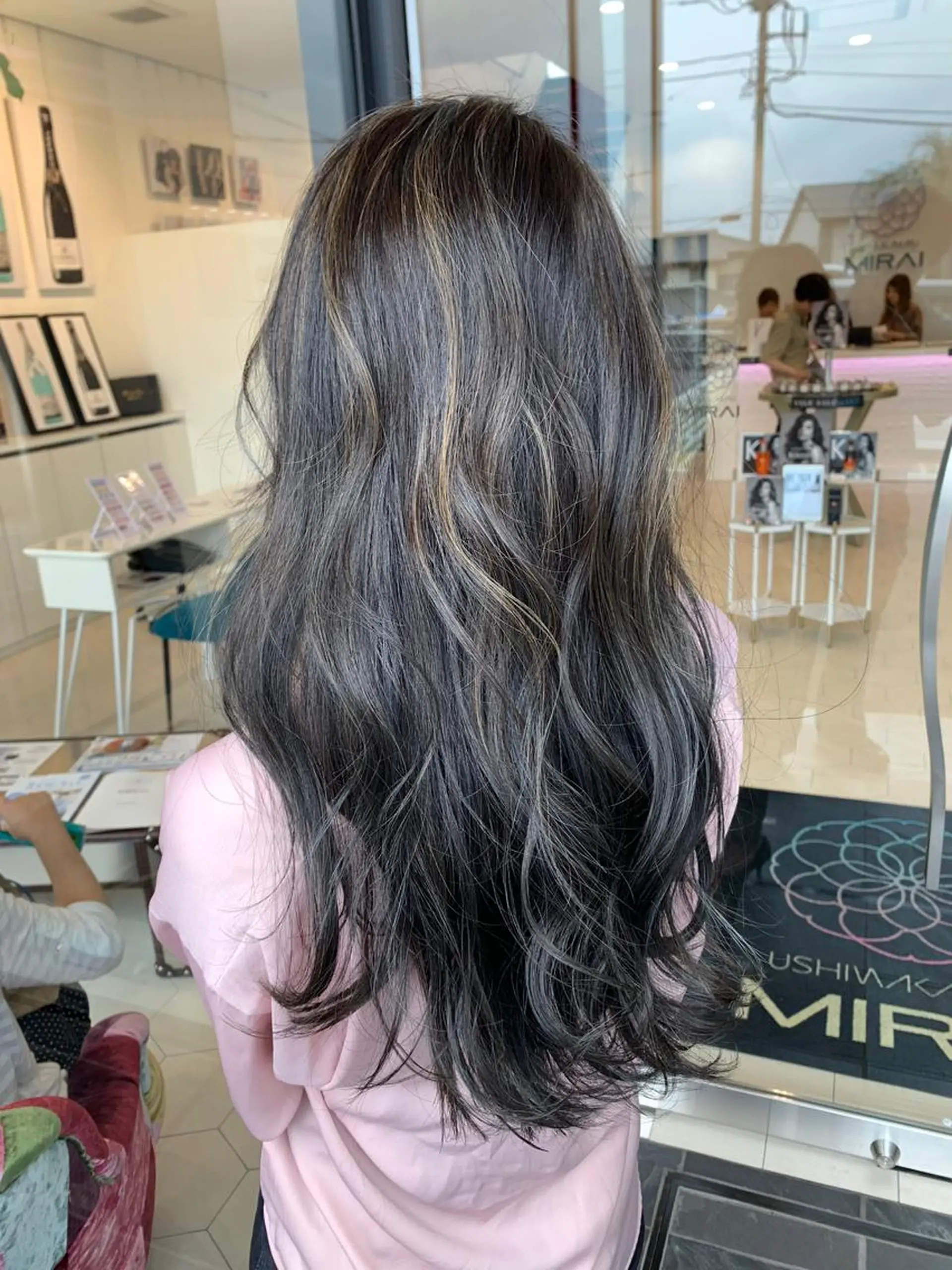 ロング ヘアカラー トリートメント slow所属・名取 純平のヘアスタイル