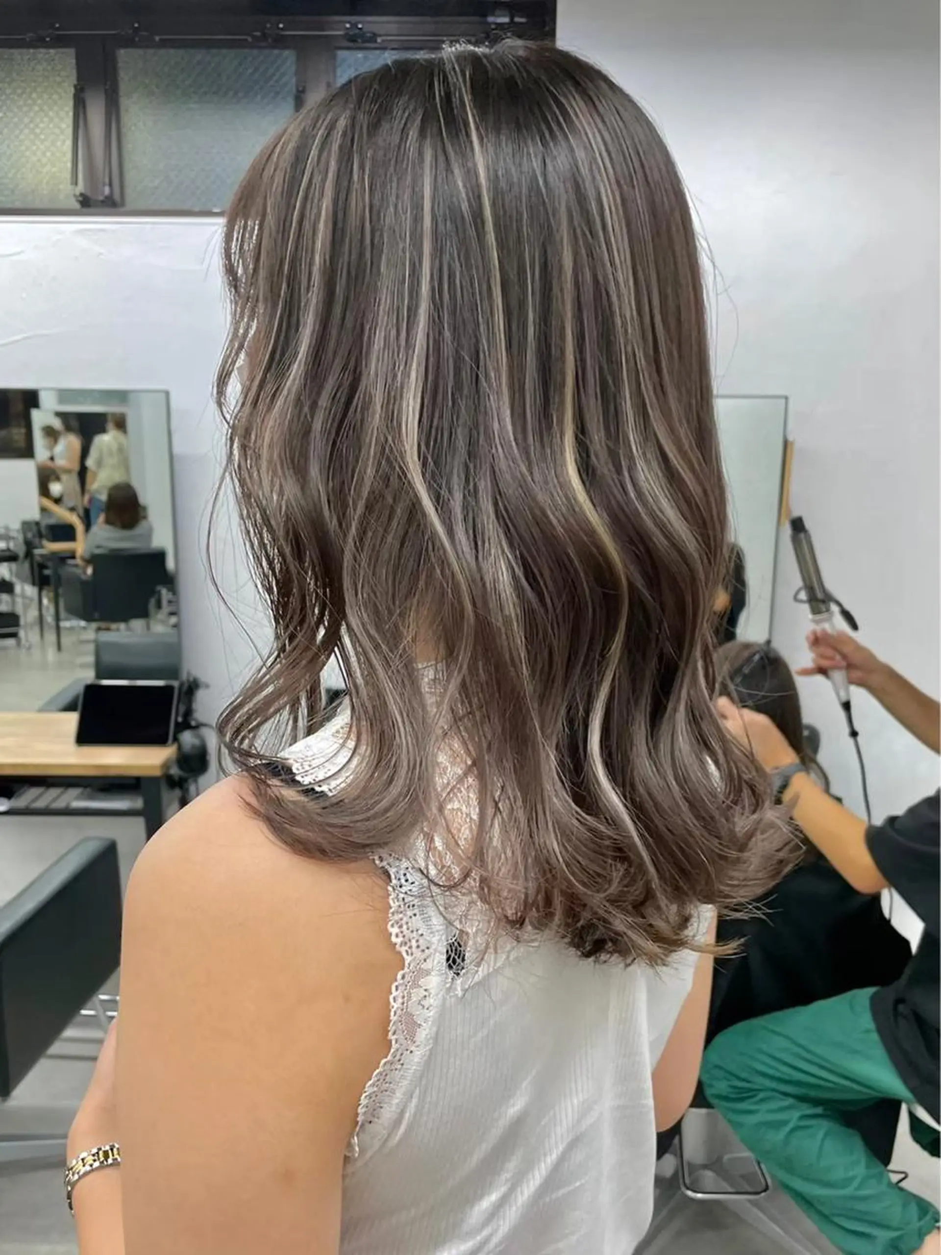 セミロング ヘアアレンジ ハイライト 🫧透明感カラー/ ナルハ🫧のヘアスタイル