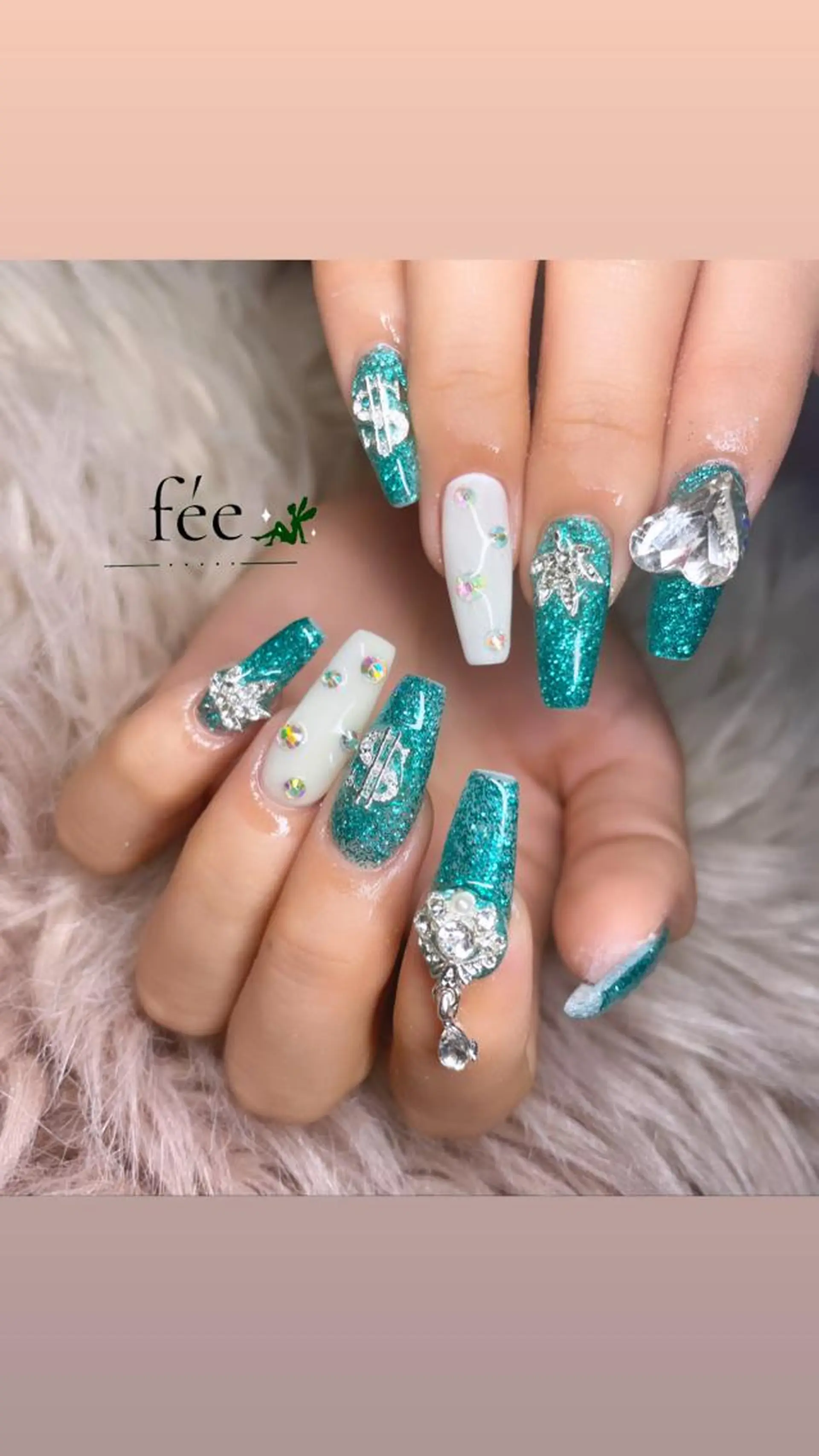 ネイル フットネイル ジェルネイル 韓国ネイル マグネットネイル ミラーネイル ハンドネイル nail salon fee（フィー）のネイルデザイン