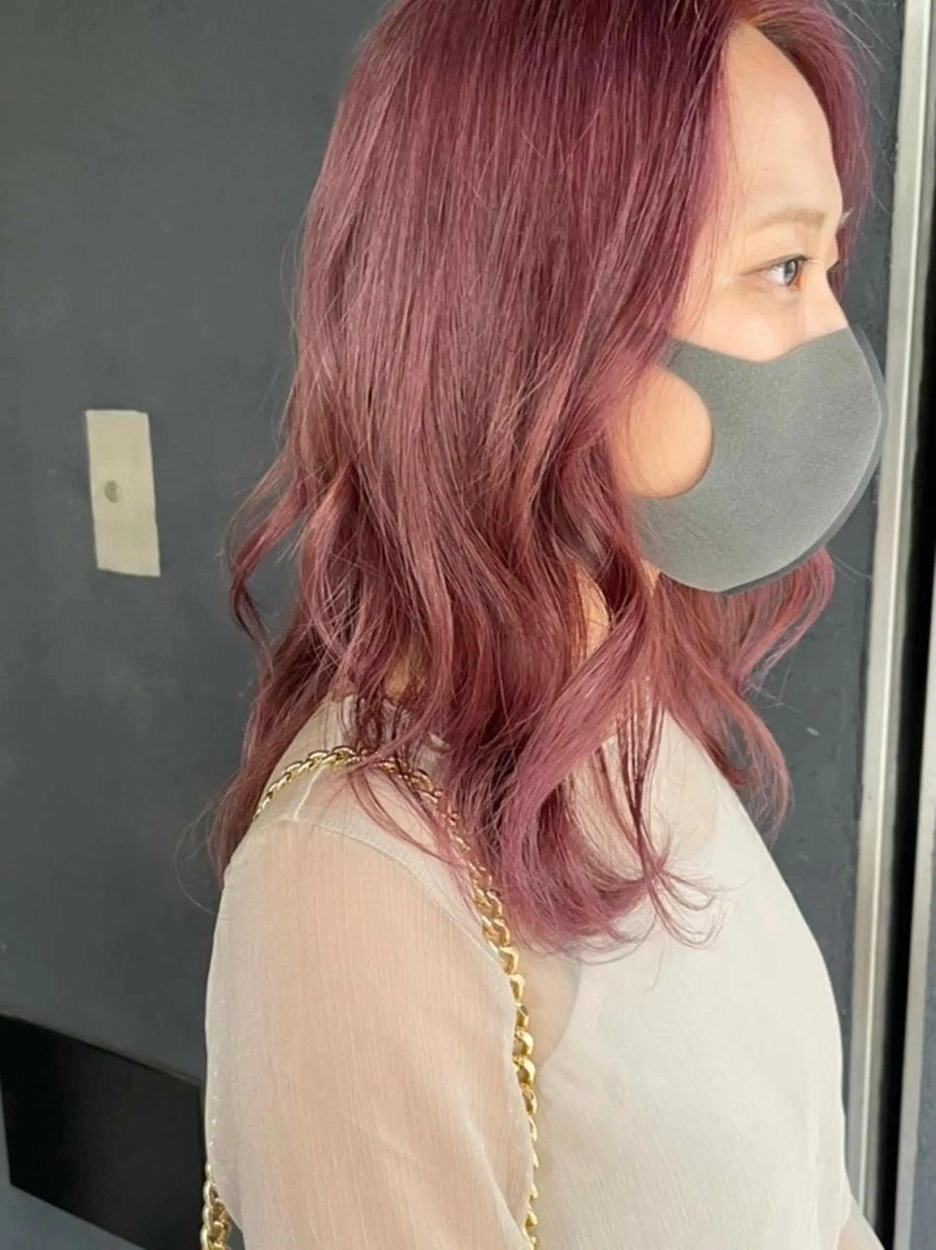 ミディアム カラー akane .のヘアスタイル