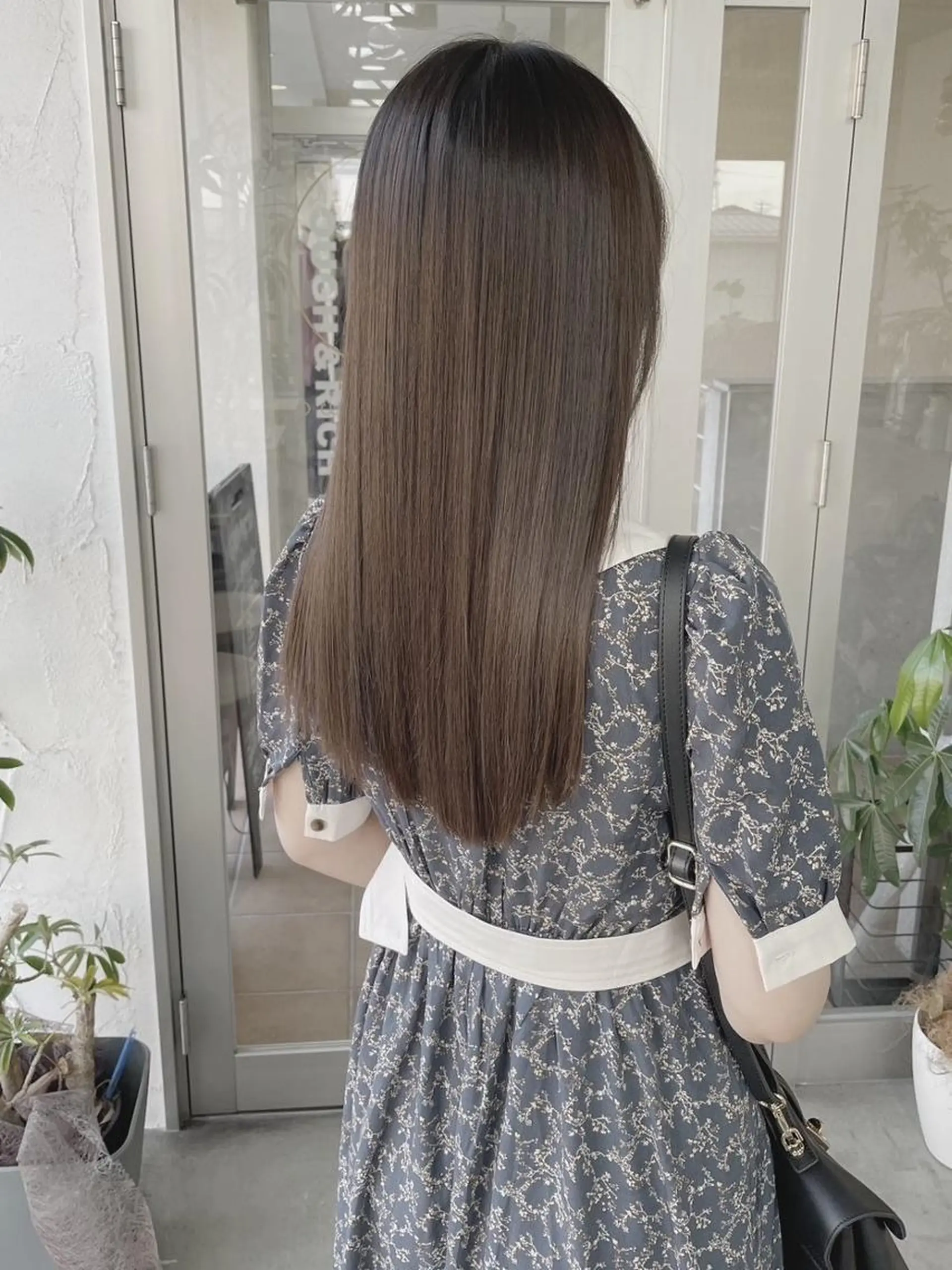 セミロング 髪質改善 縮毛矯正 トリートメント 髪質改善✨縮毛矯正✨ が得意‼️高島英隆のヘアスタイル