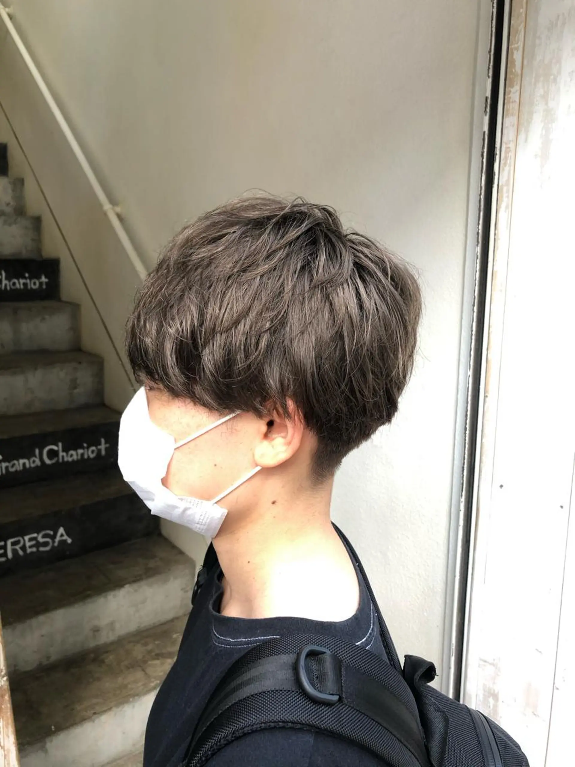 ショート カラー ベージュカラー ブリーチ グレージュ 舘野 太嘉宏のヘアスタイル