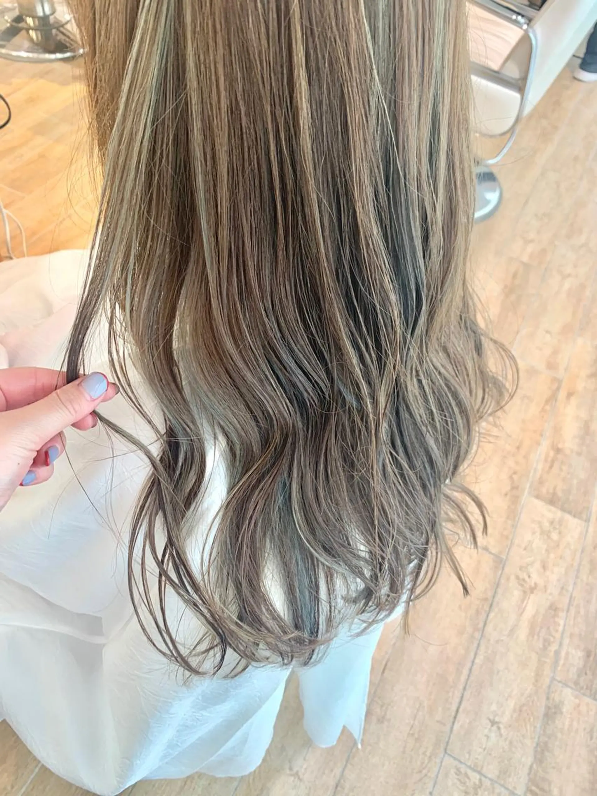 セミロング カラー ハイライトカラー ハイライト ヘアカラー トリートメント ヘッドスパ ✨カラー支持No.1 🧸ワキ カナコ🧸のヘアスタイル