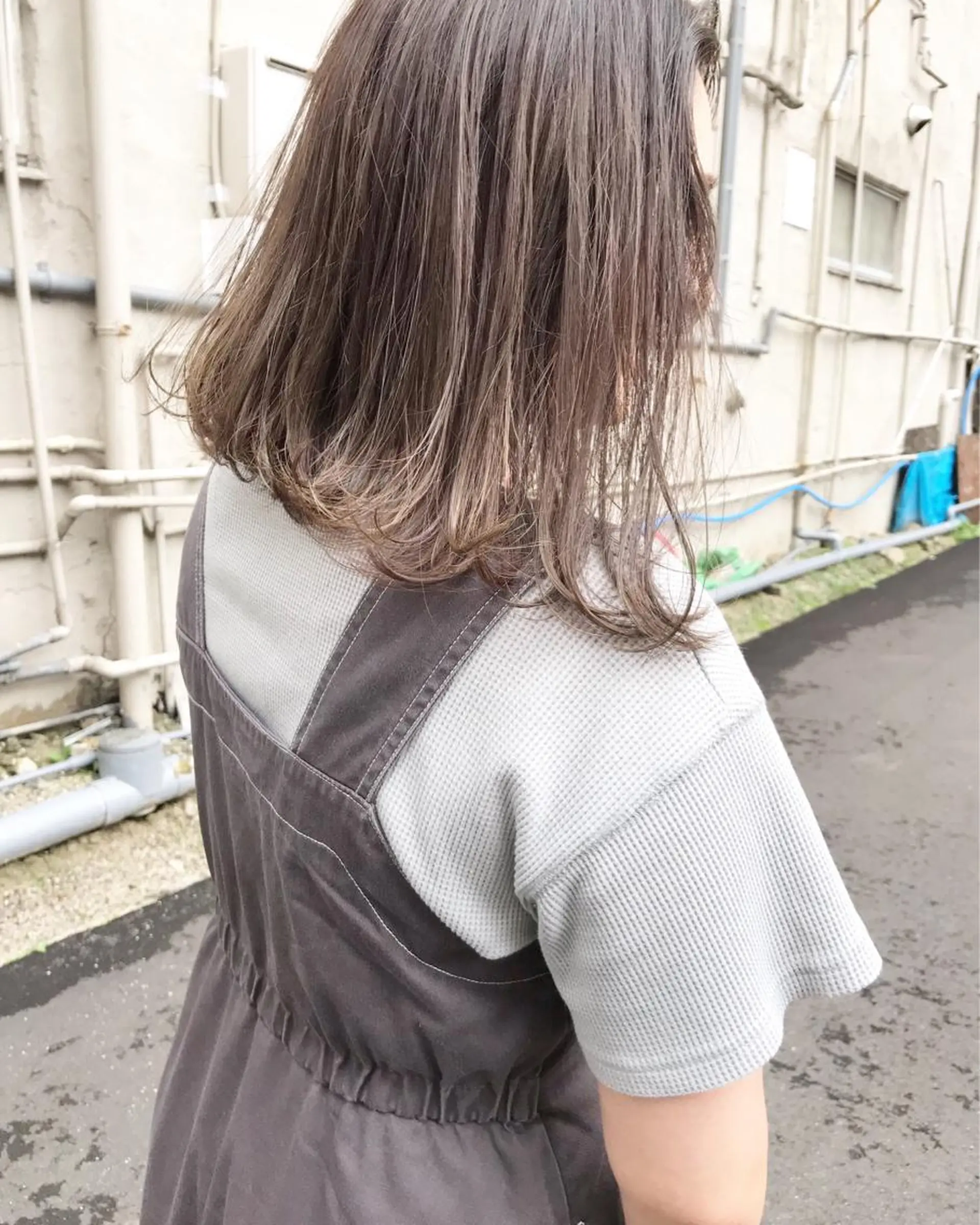 ミディアム ラベンダーベージュ ハイライト カット 縮毛矯正 トリートメント Musiiik hairのヘアスタイル