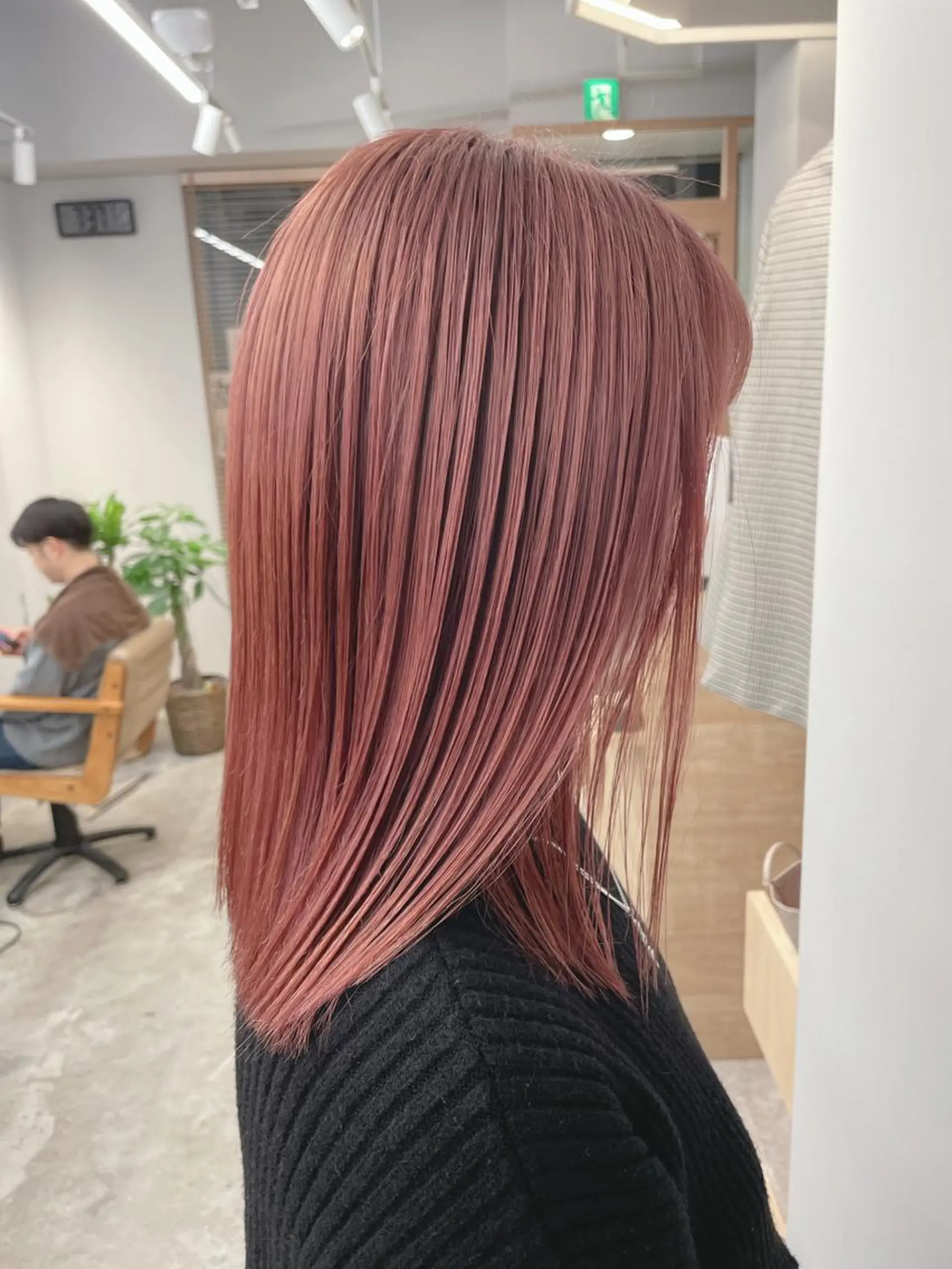 ミディアム SAEKI【ior 】北千住店ブリーチのヘアスタイル