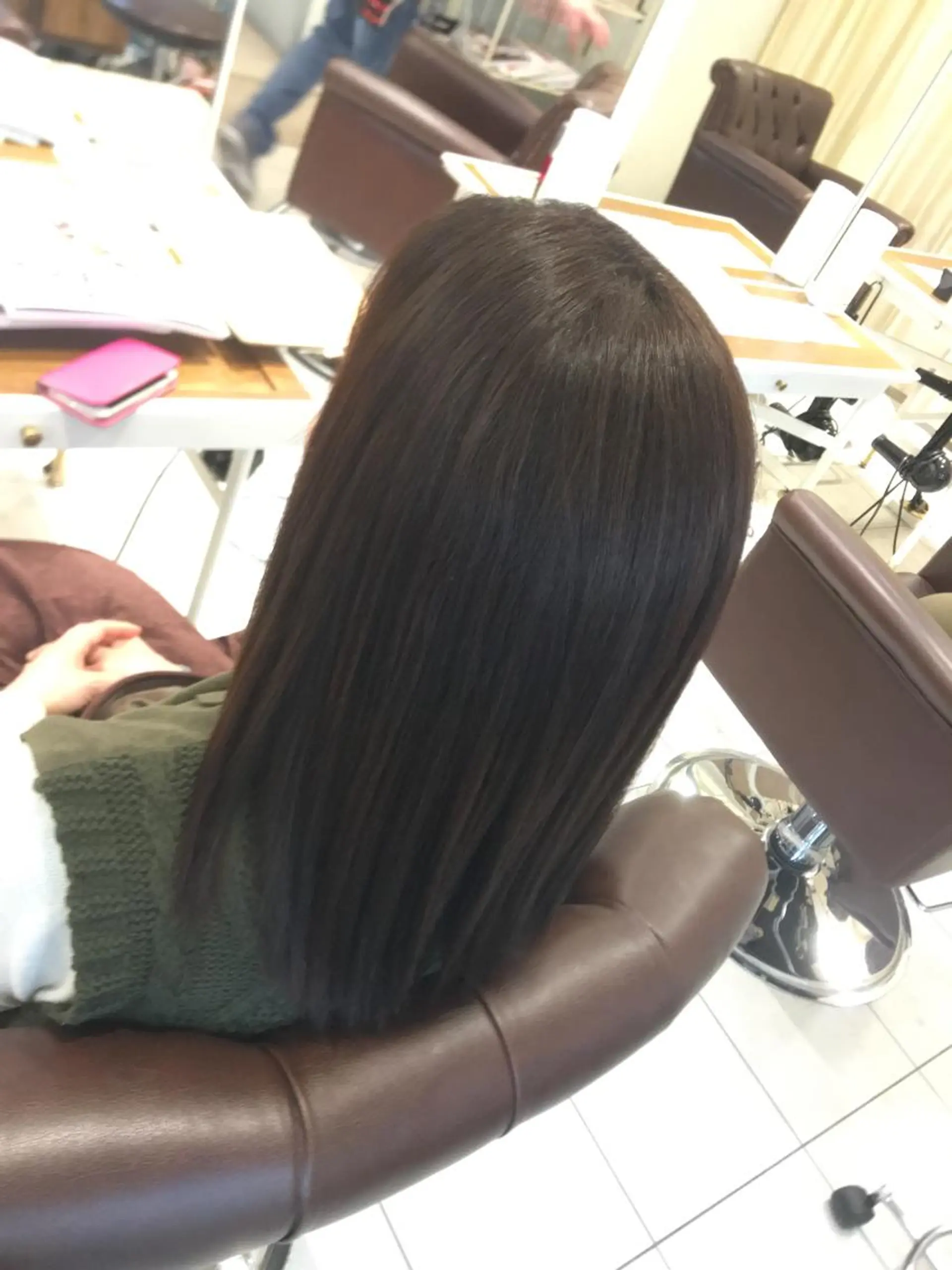 セミロング ブリーチカラー🌈 嘉名 真樹のヘアスタイル