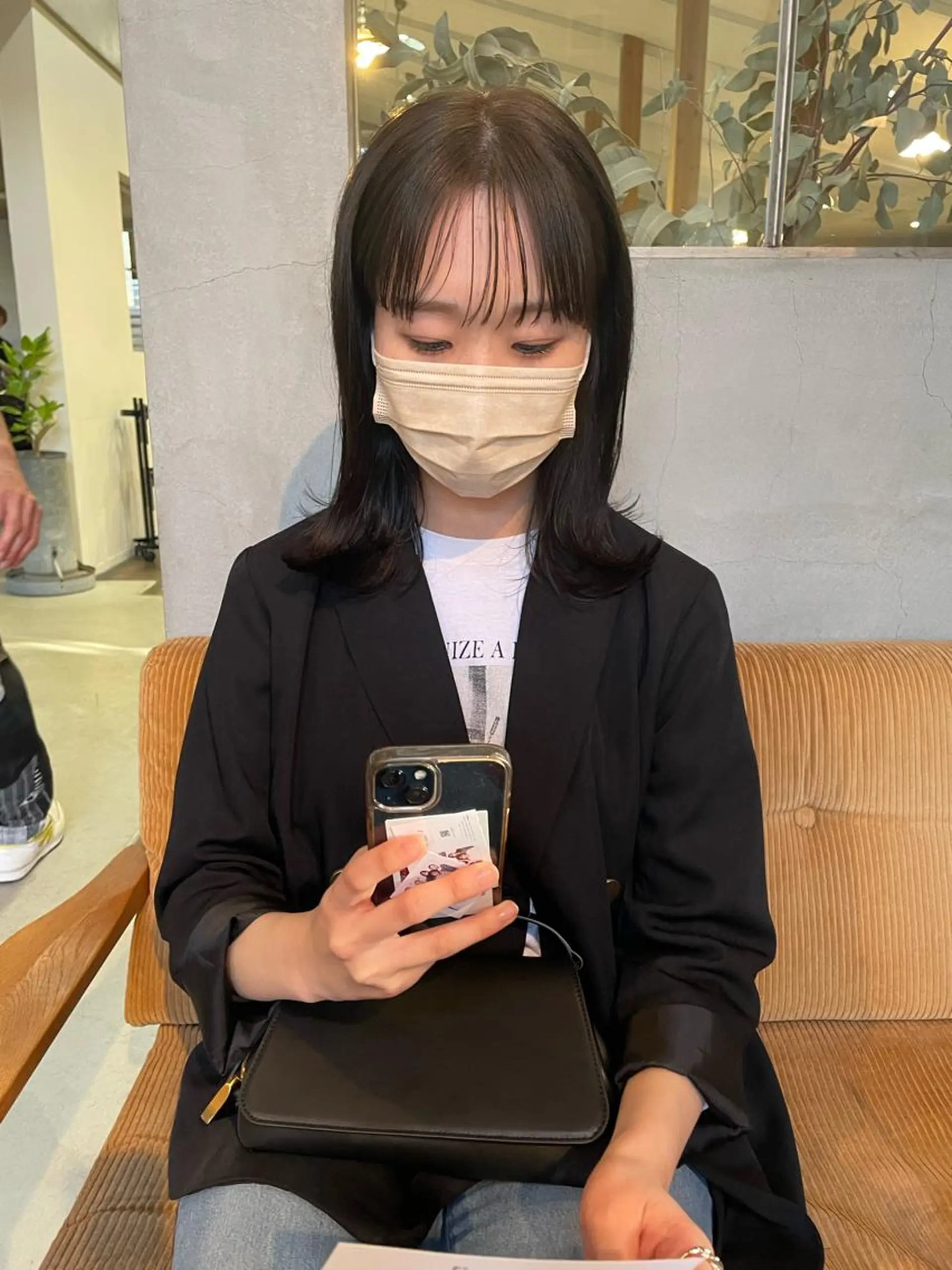 ミディアム カラー グレージュ オリーブグレージュ オリーブグレー カット ヘアカラー トリートメント 石田 まいやのヘアスタイル