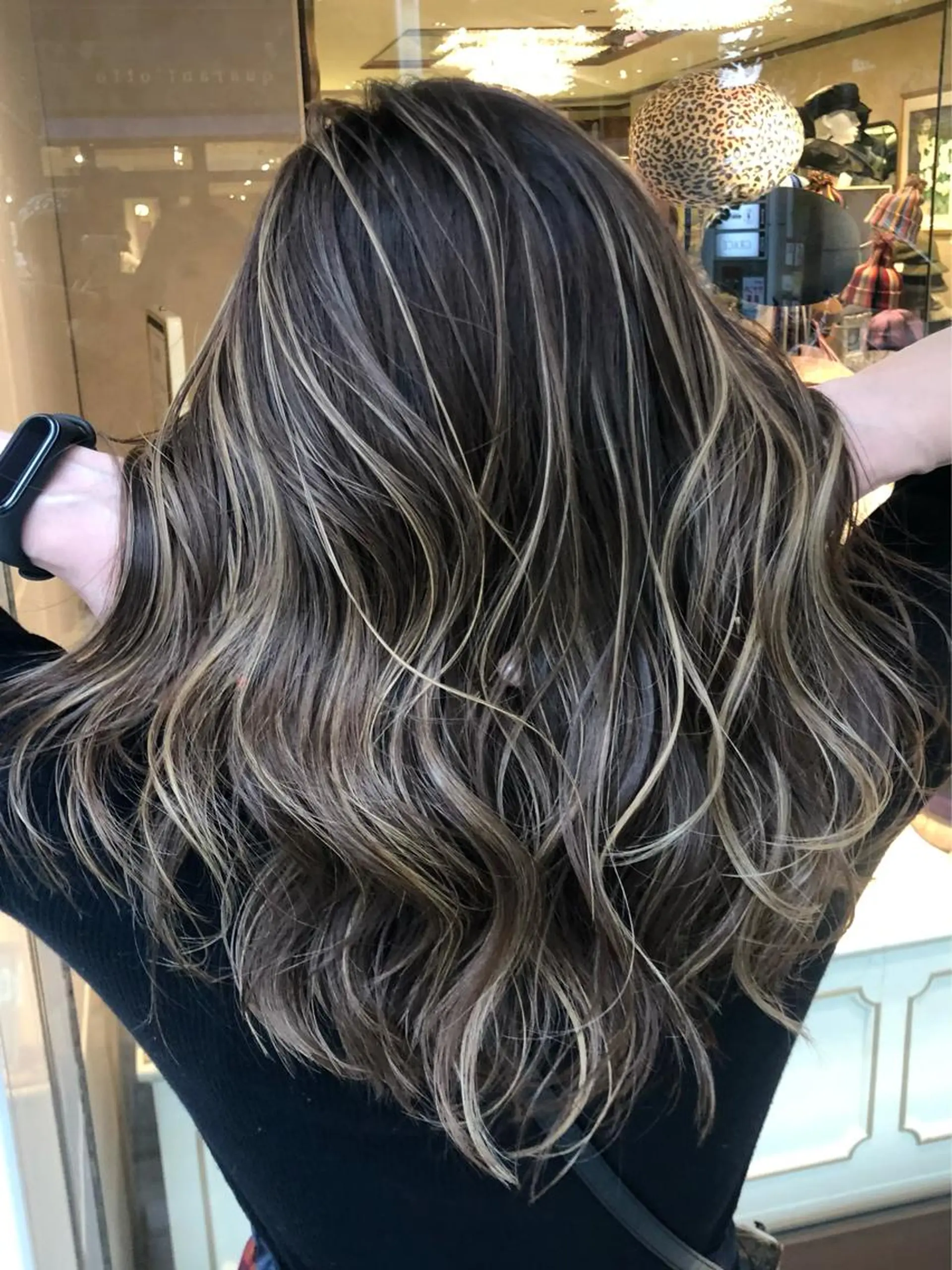 ロング ヘアカラー トリートメント _ WHITE三宮店のヘアスタイル