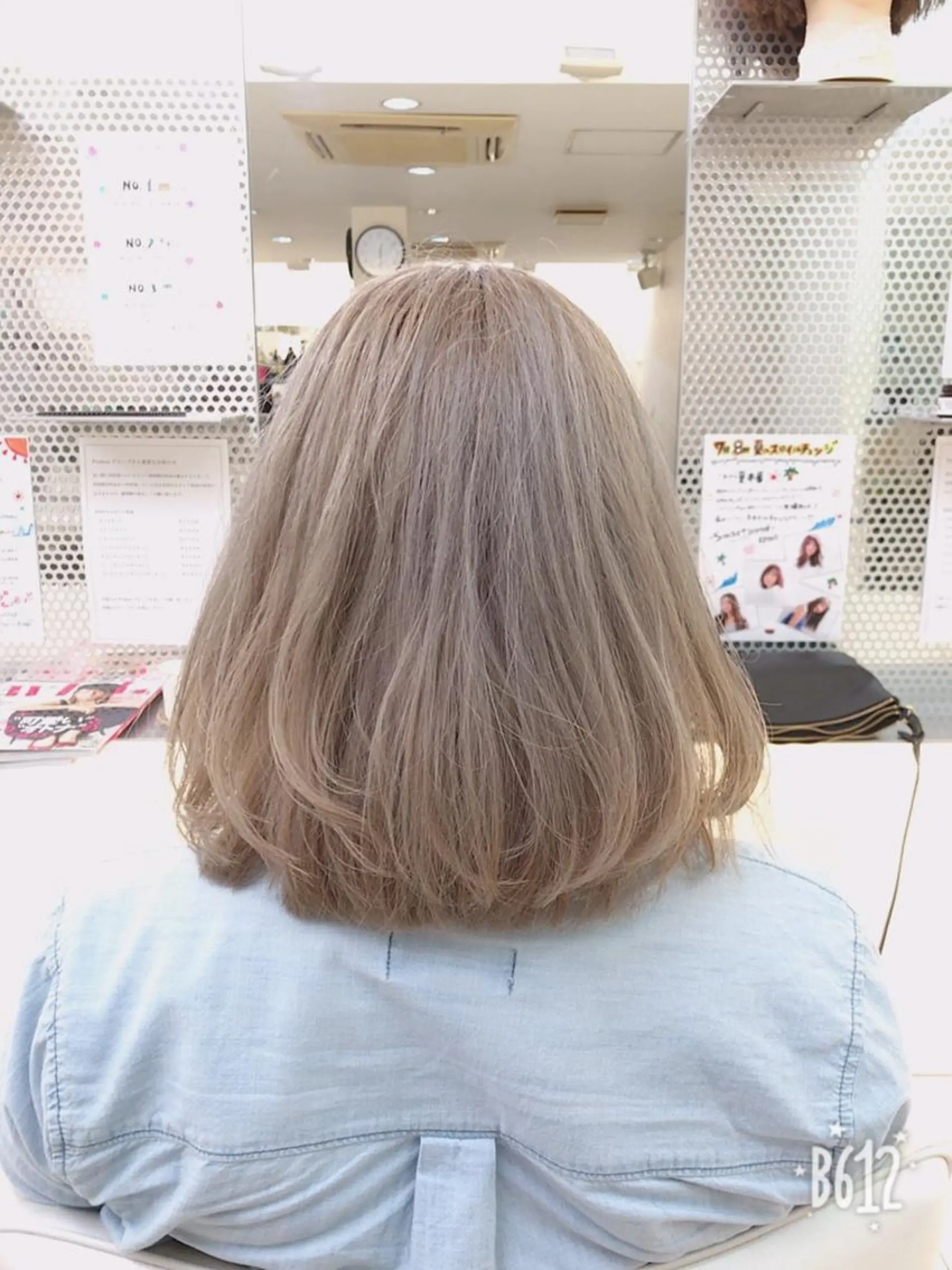 ショート カラー ベージュカラー ブリーチ ミルクティーベージュ 相武台ショート特化 💐川崎希💐のヘアスタイル