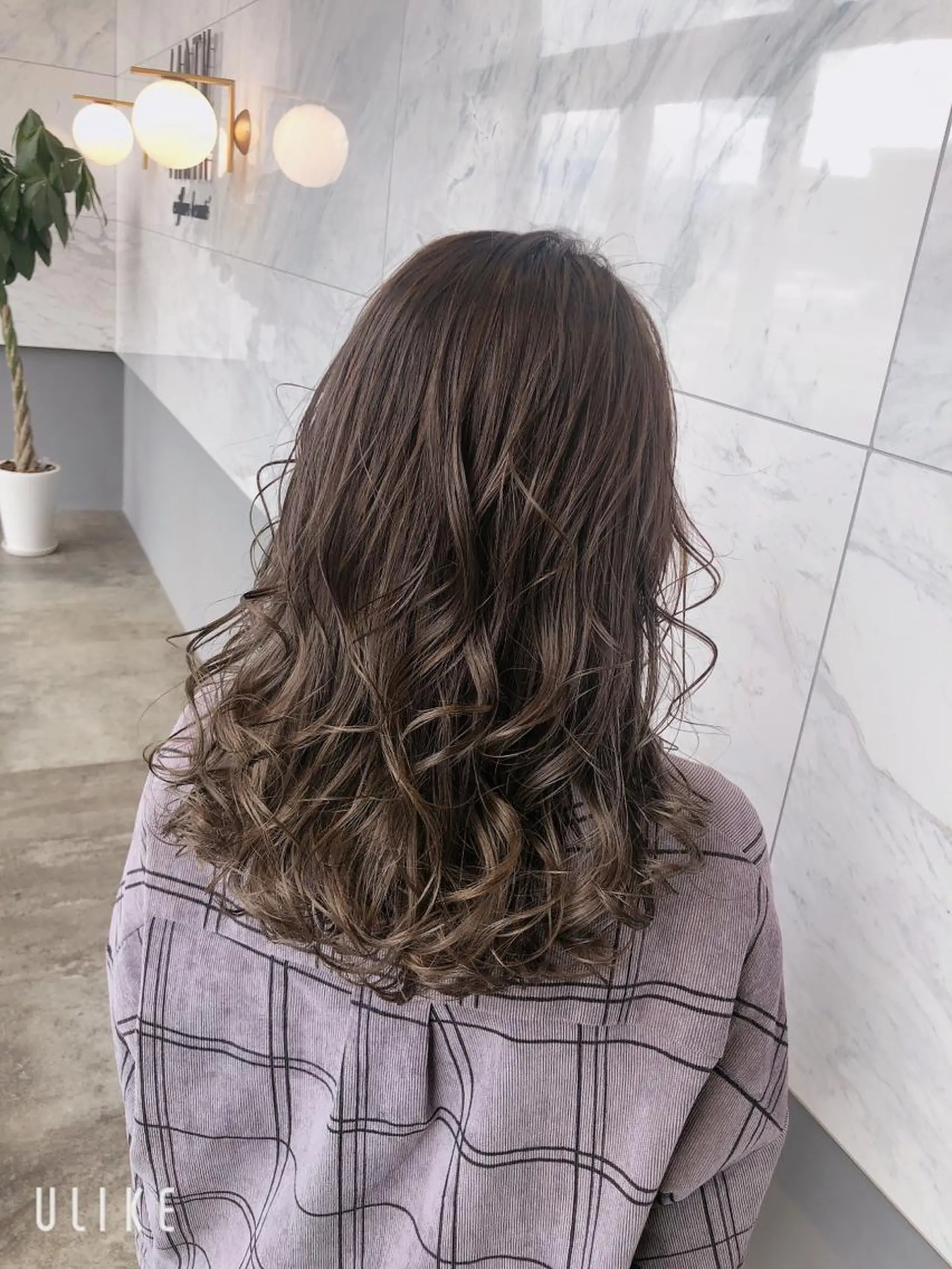 セミロング カラー ベージュカラー カット パーマ トリートメント 難しい髪質の縮毛矯正 高岡/射水/髪質改善のヘアスタイル