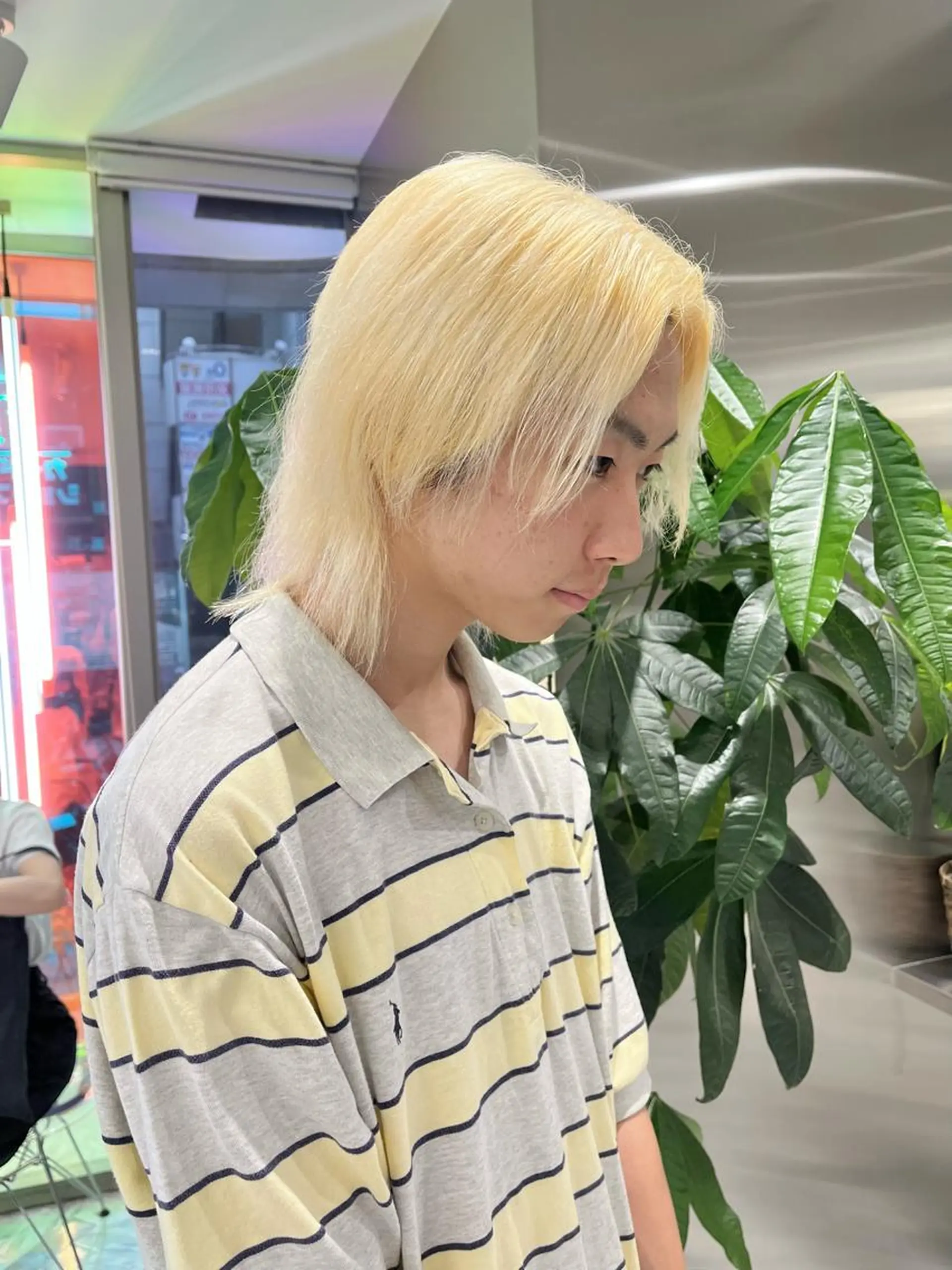 ショート カラー メンズ メンズブリーチ メンズハイトーン ブリーチ 抜きっぱなしブロンド ブロンド ヘアカラー mai🤍縮毛酸性ス トレート/アイリストのヘアスタイル