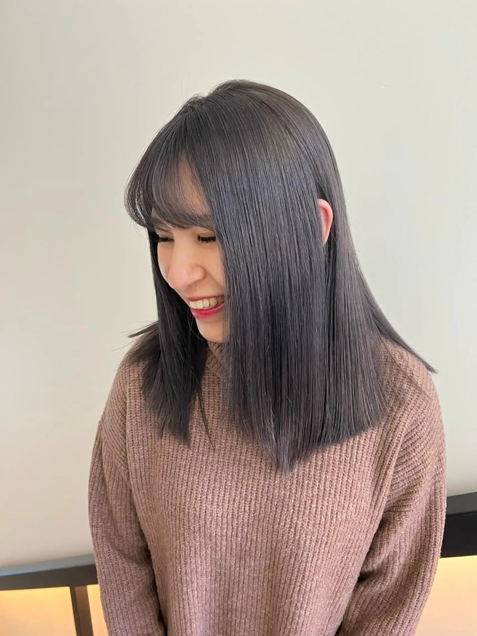 セミロング カラー ブリーチ ネイビーカラー 顔周りカット/透明感 カラー✂️MEIのヘアスタイル