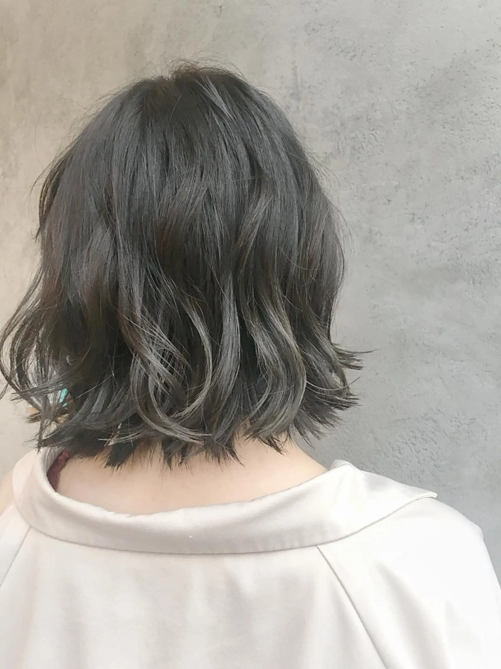 ショート カラー 切りっぱなしボブ ボブ 外ハネヘア EMANON天神所属・Hitomi Ezakiのヘアスタイル