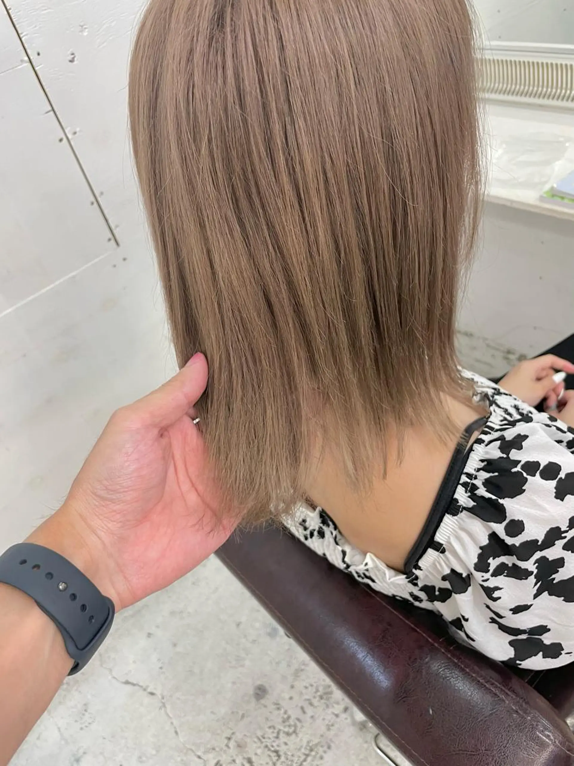 ミディアム カラー ベージュカラー ミルクティーベージュ 篠崎 佑季のヘアスタイル