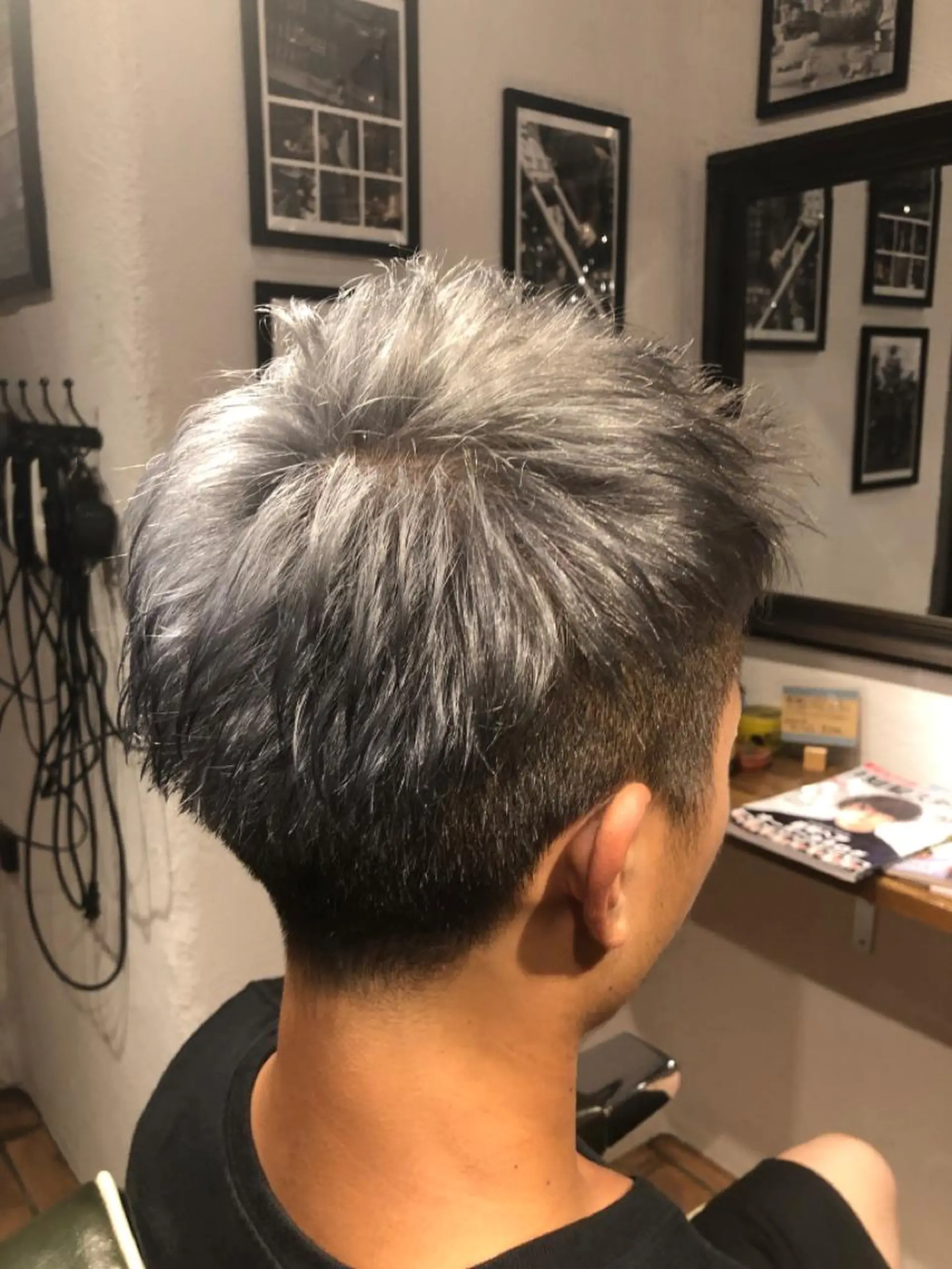 ショート カラー メンズ メンズブリーチ ブリーチ カット ヘアカラー vita所属・冨士川 英樹のヘアスタイル
