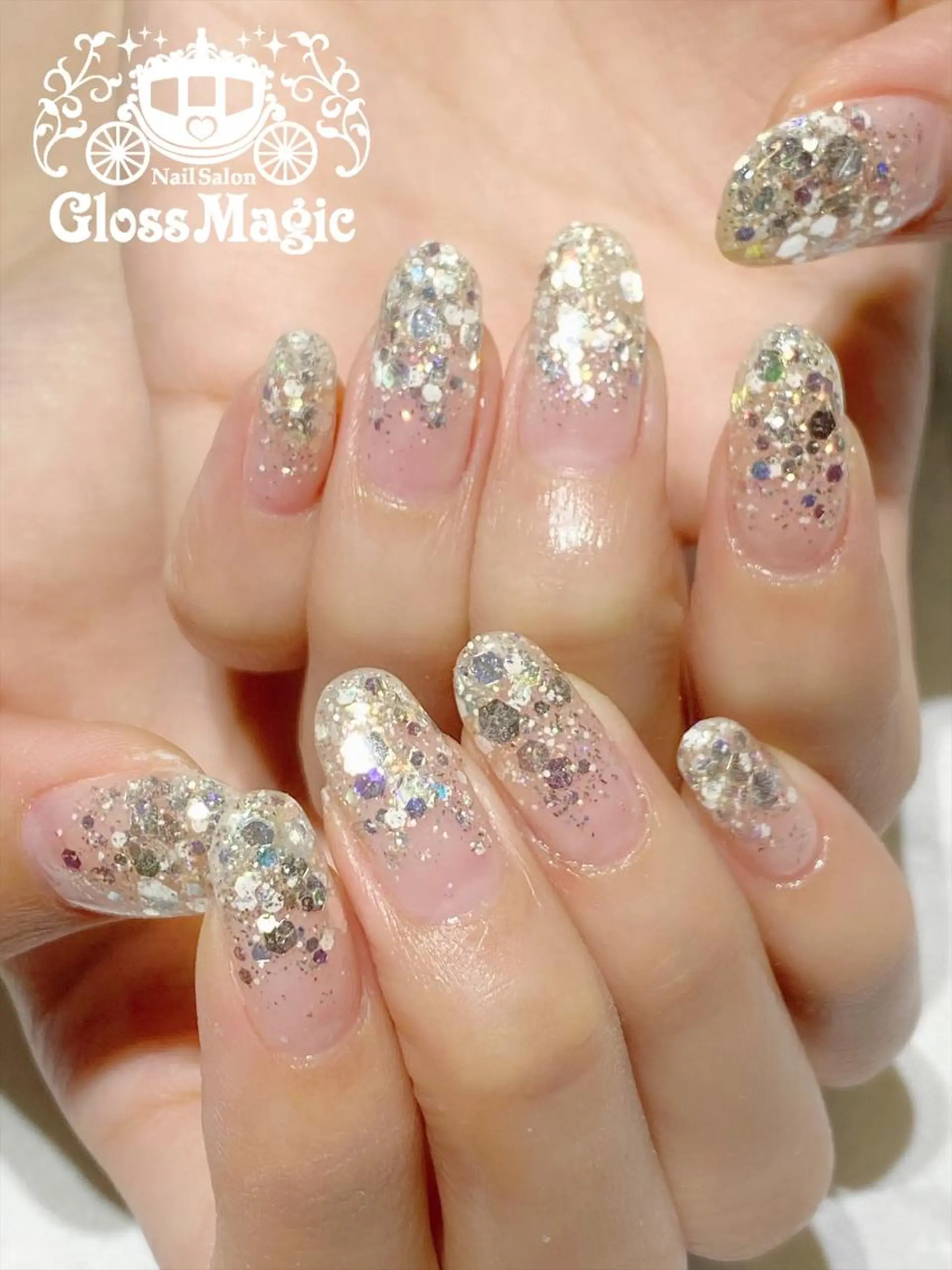 ネイル オーロラネイル ジェルネイル グラデーション ストーンネイル YUN 💅のネイルデザイン