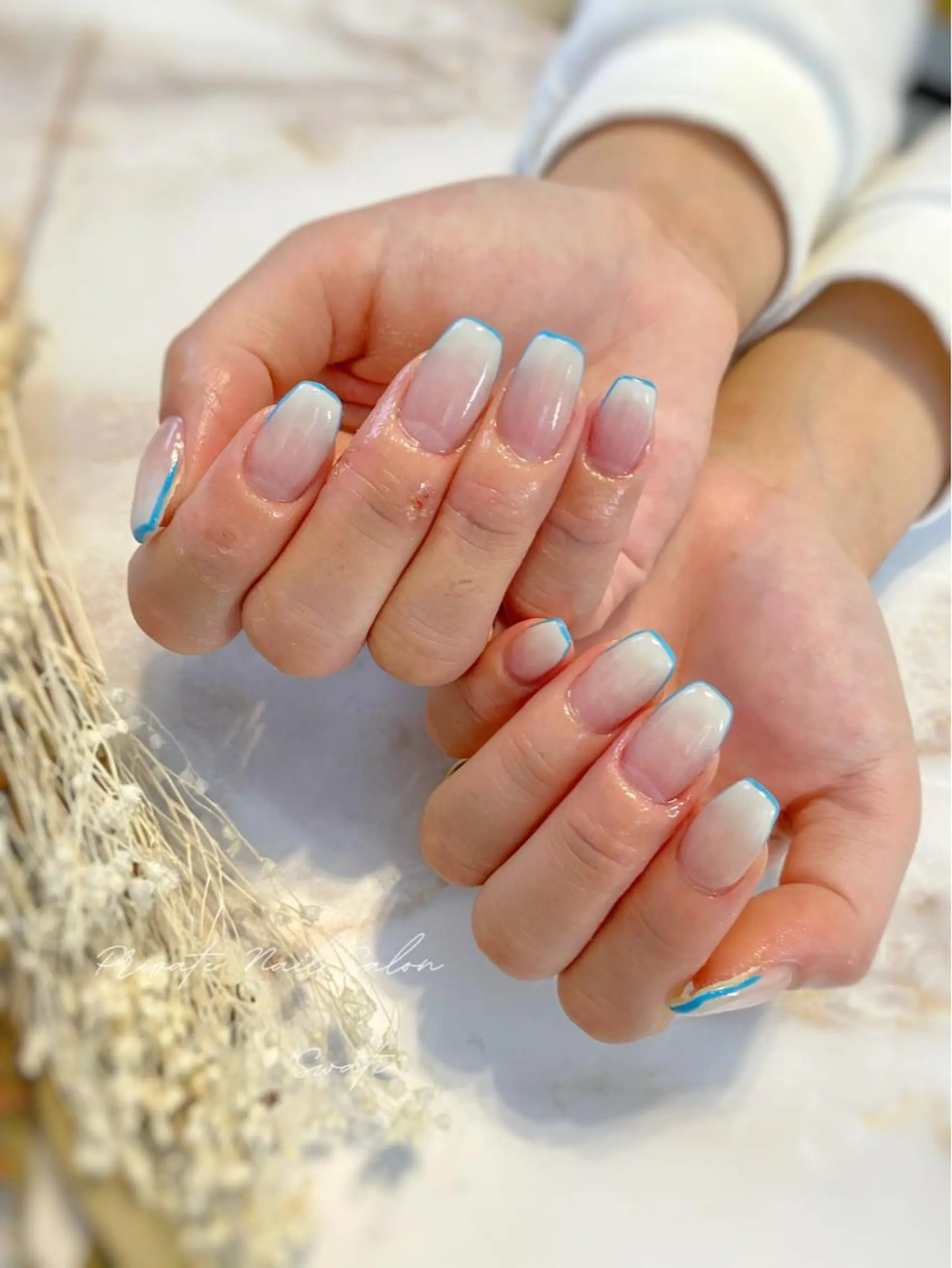 ネイル アートネイル ブルー 持ち込み オフィスネイル yuko （ネイリスト）のネイルデザイン