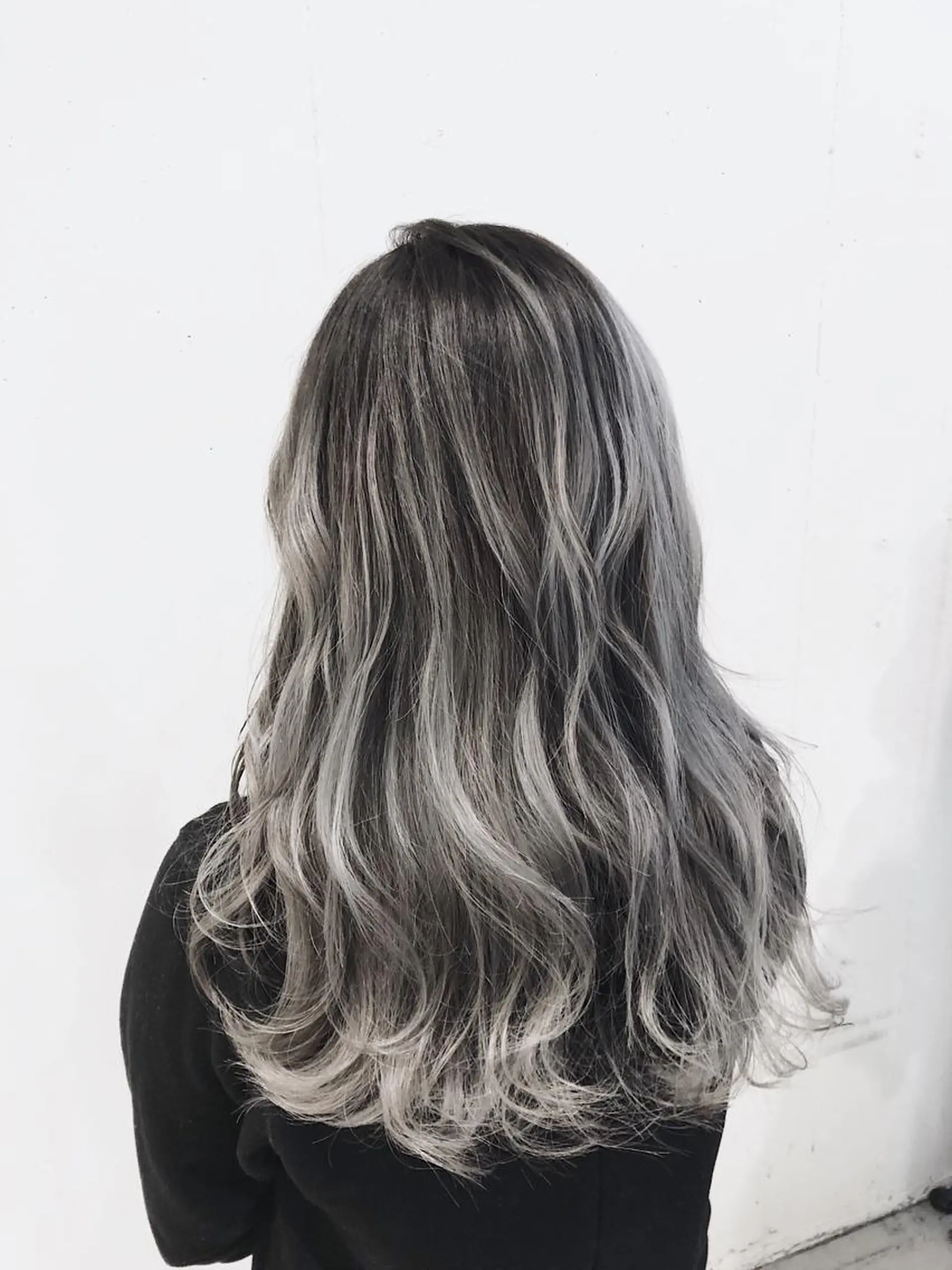 セミロング カラー パーマ ヘアアレンジ バレイヤージュ レイヤーカット カット ヘアカラー トリートメント 【ツヤ髪美容師】 ツダケイスケのヘアスタイル