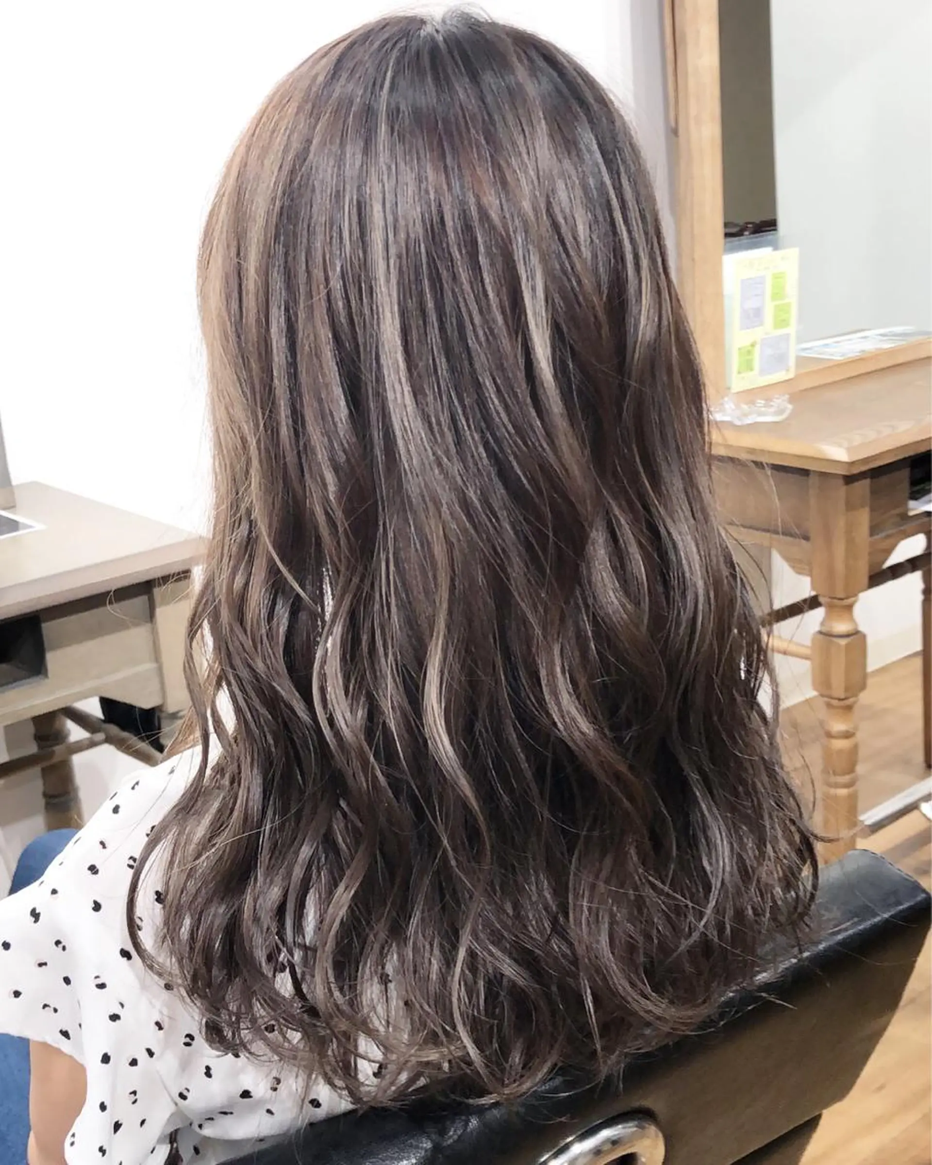 ロング カラー タカハシ ユウキのヘアスタイル