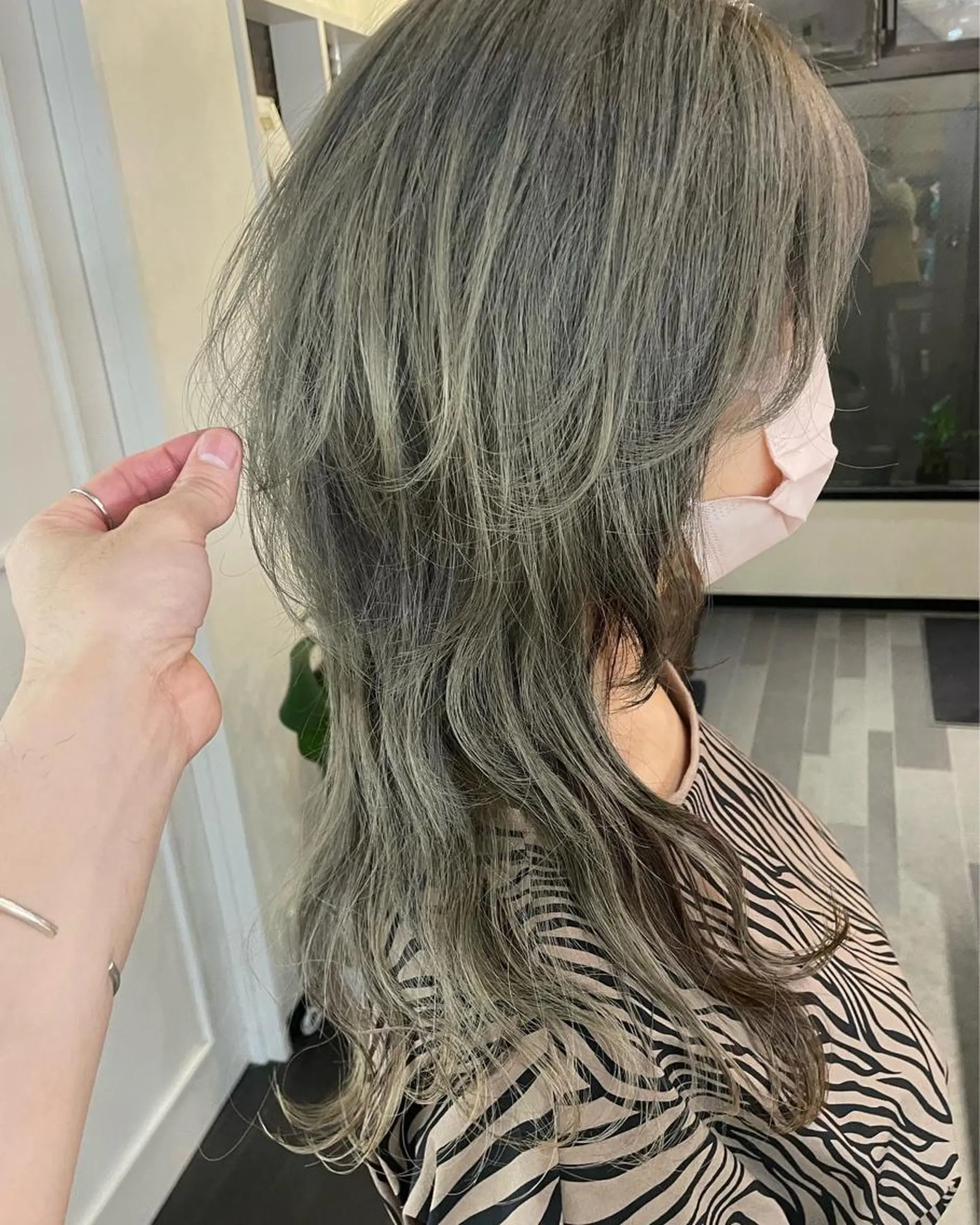 セミロング ウルフカット カット やまぎし ひろきのヘアスタイル