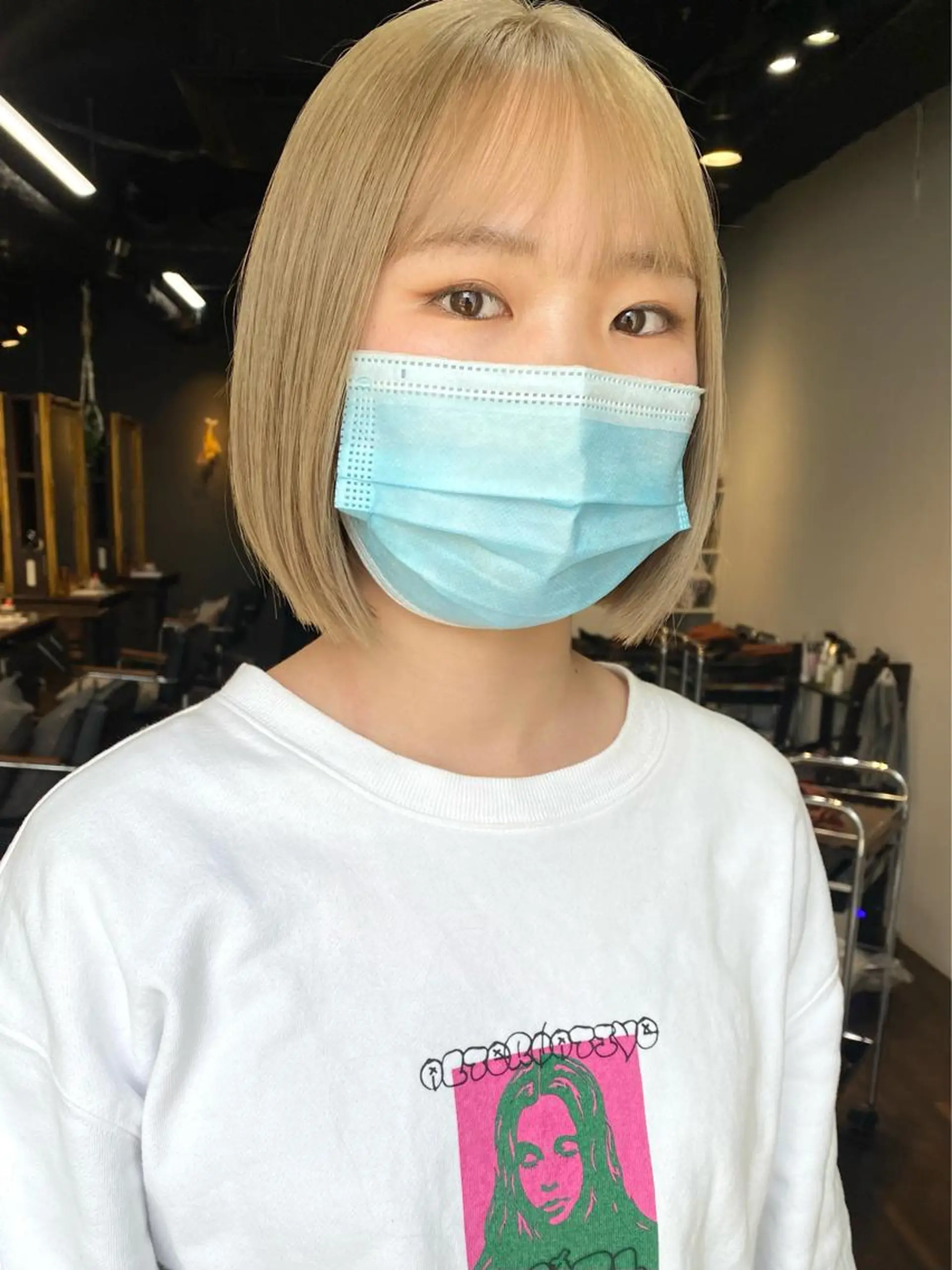 ミディアム カラー ヘアアレンジ 切りっぱなしボブ ベージュカラー ブリーチ ケアブリーチ ハイトーンカラー カット ヘアカラー トリートメント 韓国ヘア×髪質 改善🇰🇷シオリのヘアスタイル