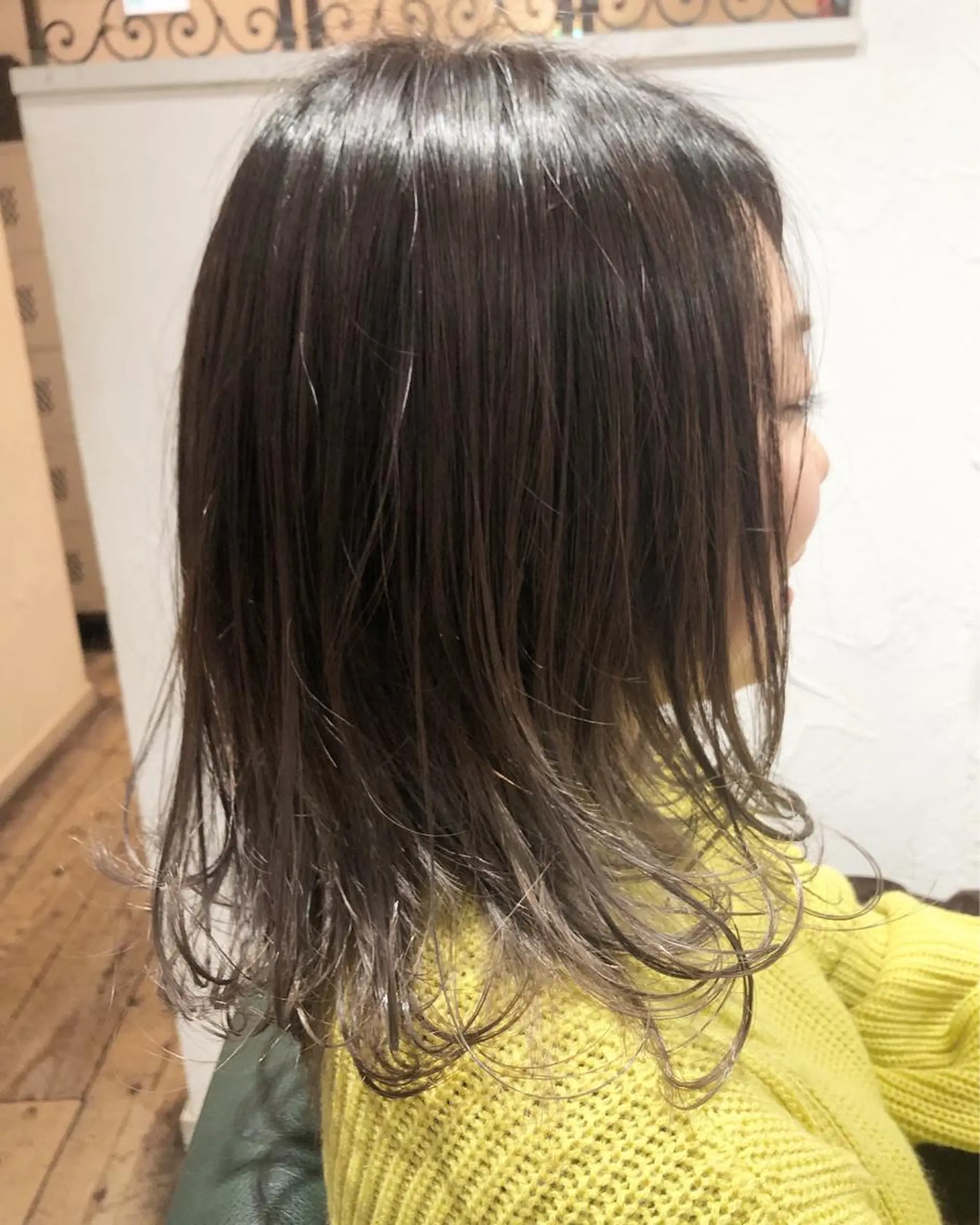 ミディアム カット ヘアカラー ナカオ ヤストシのヘアスタイル