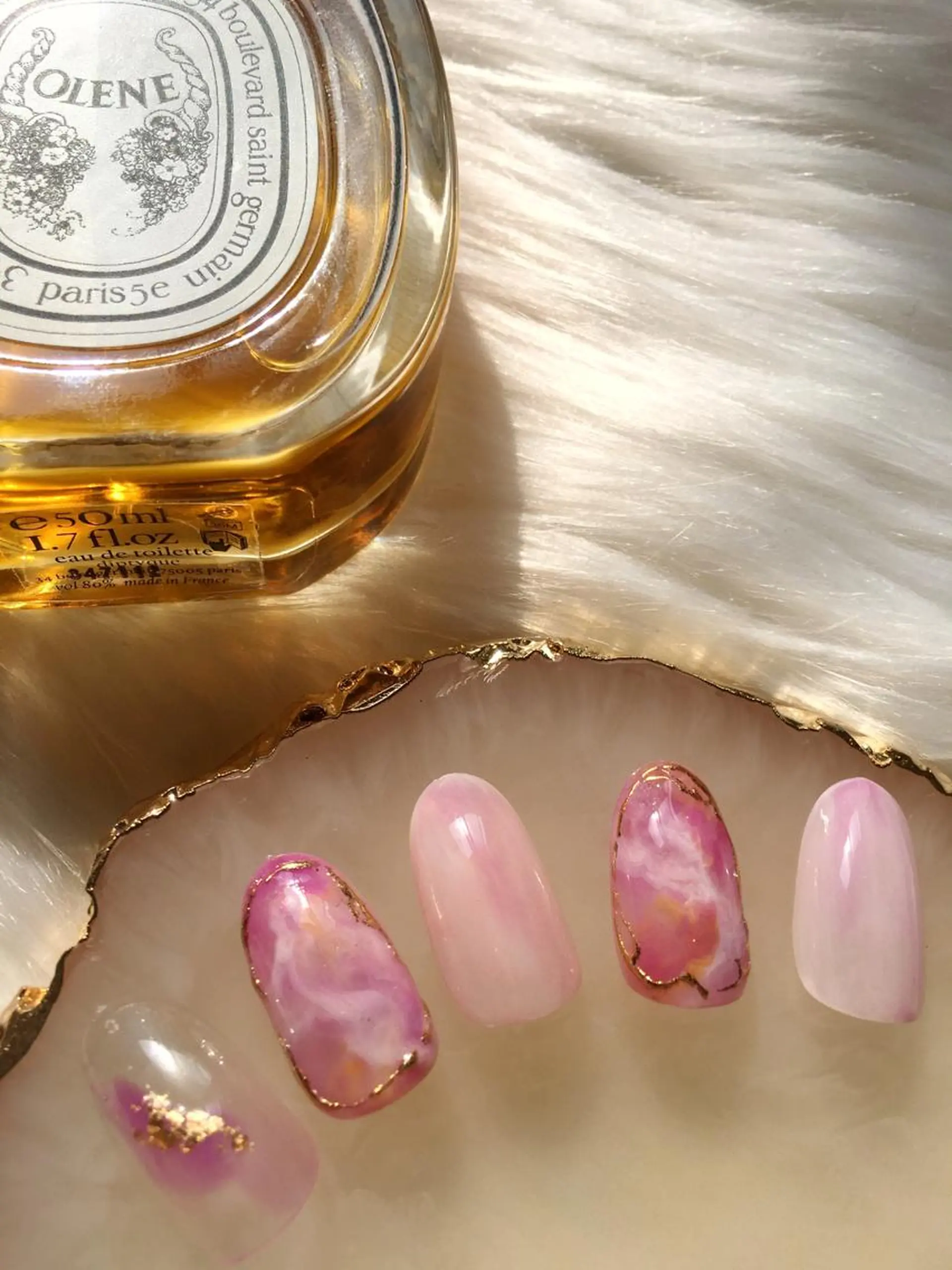 ミディアム ハンドネイル nouva nailsのネイルデザイン