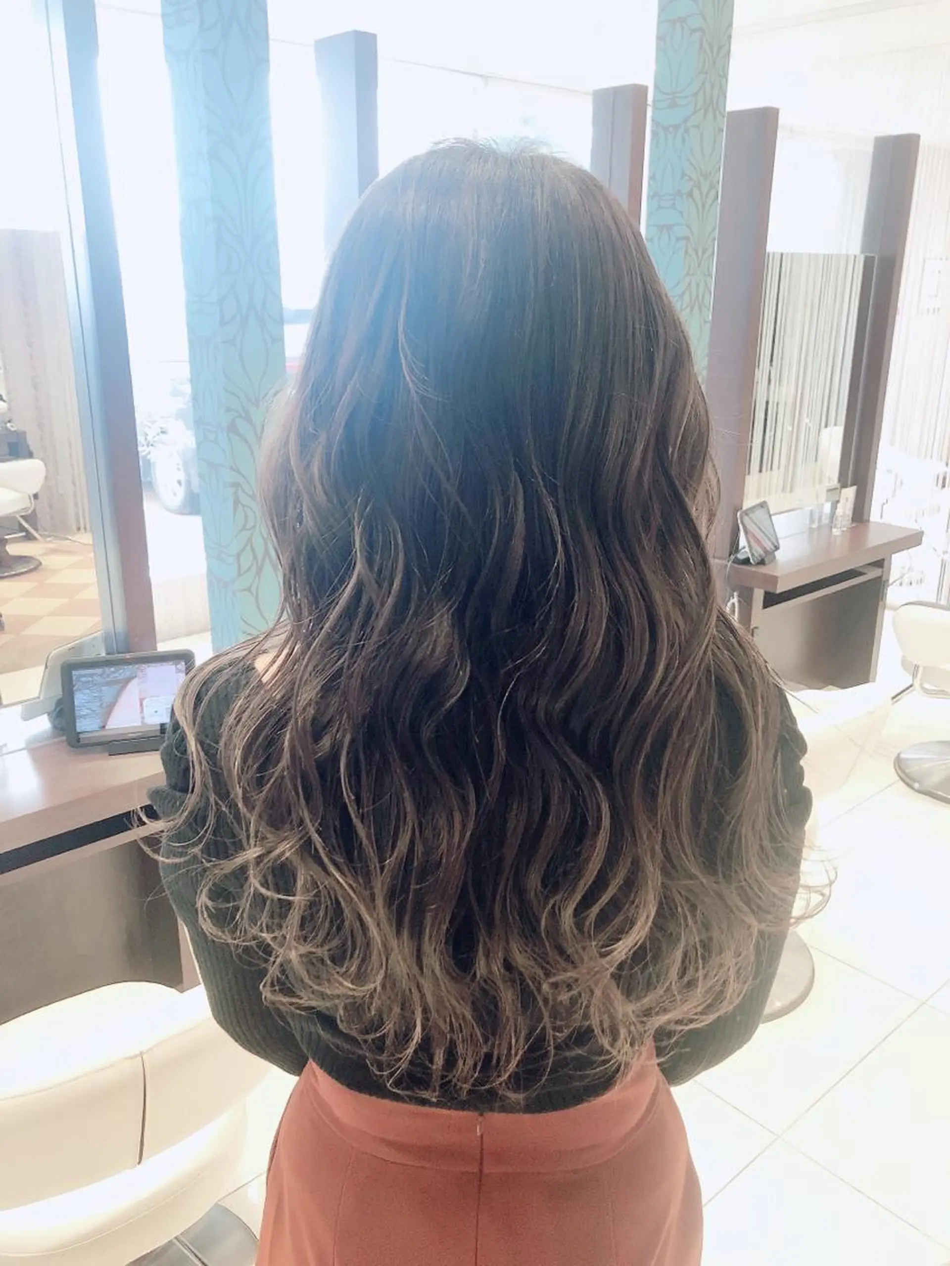 ロング EARTH長岡 🌼渡辺まい🌼のヘアスタイル