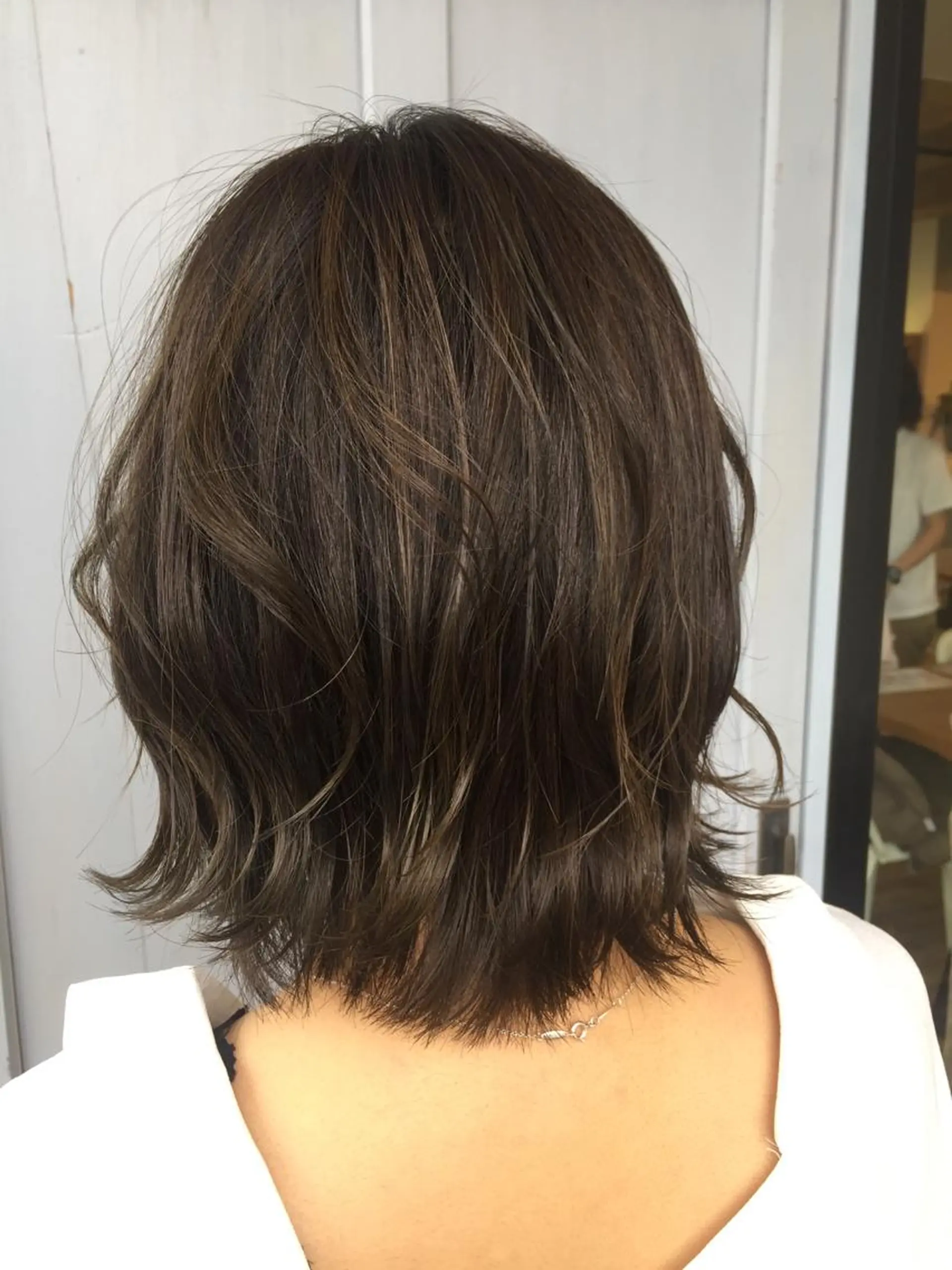 ミディアム カラー アッシュ ハイライトカラー ハイライト ツキダテ ユイのヘアスタイル