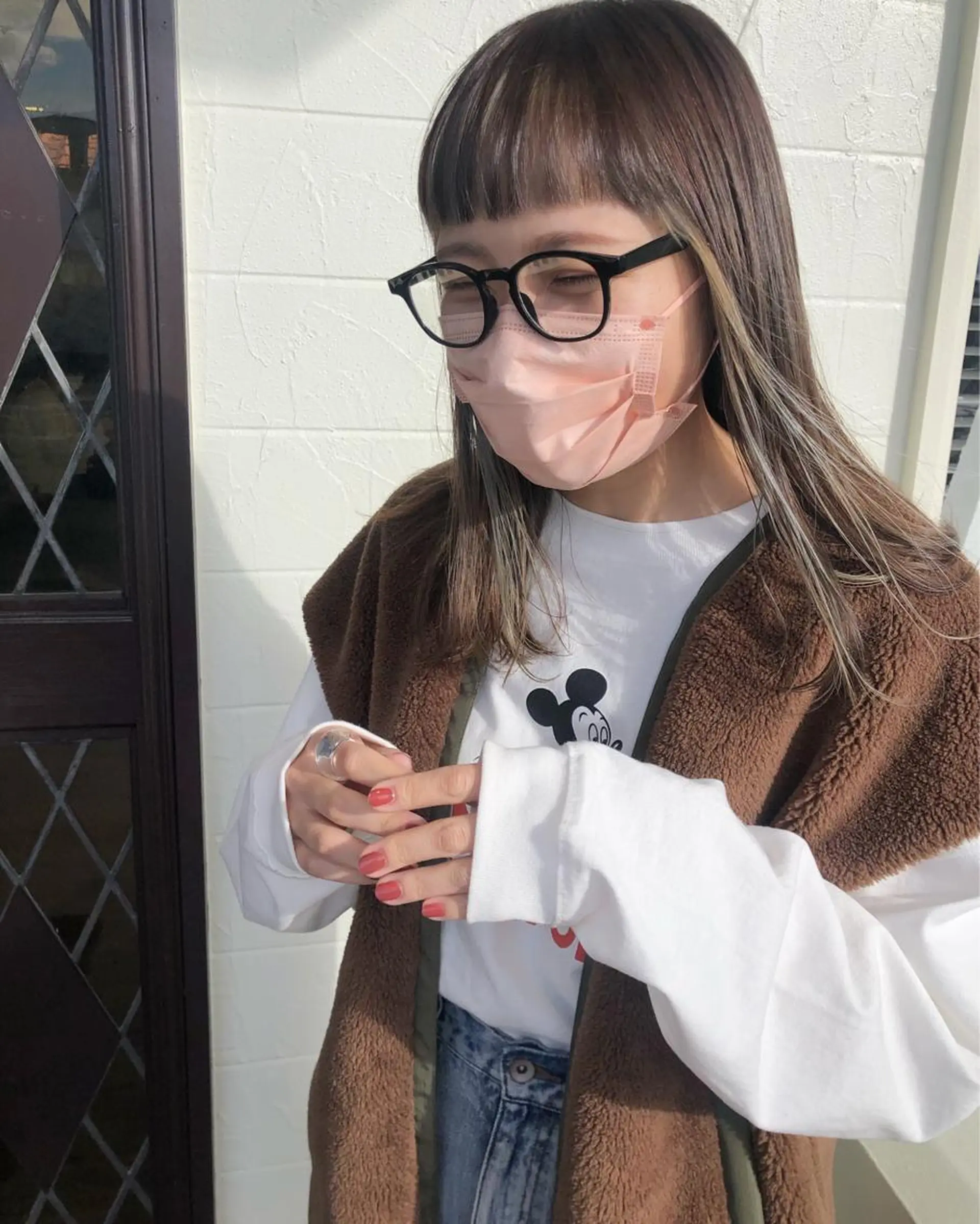 ロング カラー ベージュカラー シルバー シルバーベージュ カット ヘアカラー 江原 彩華のヘアスタイル