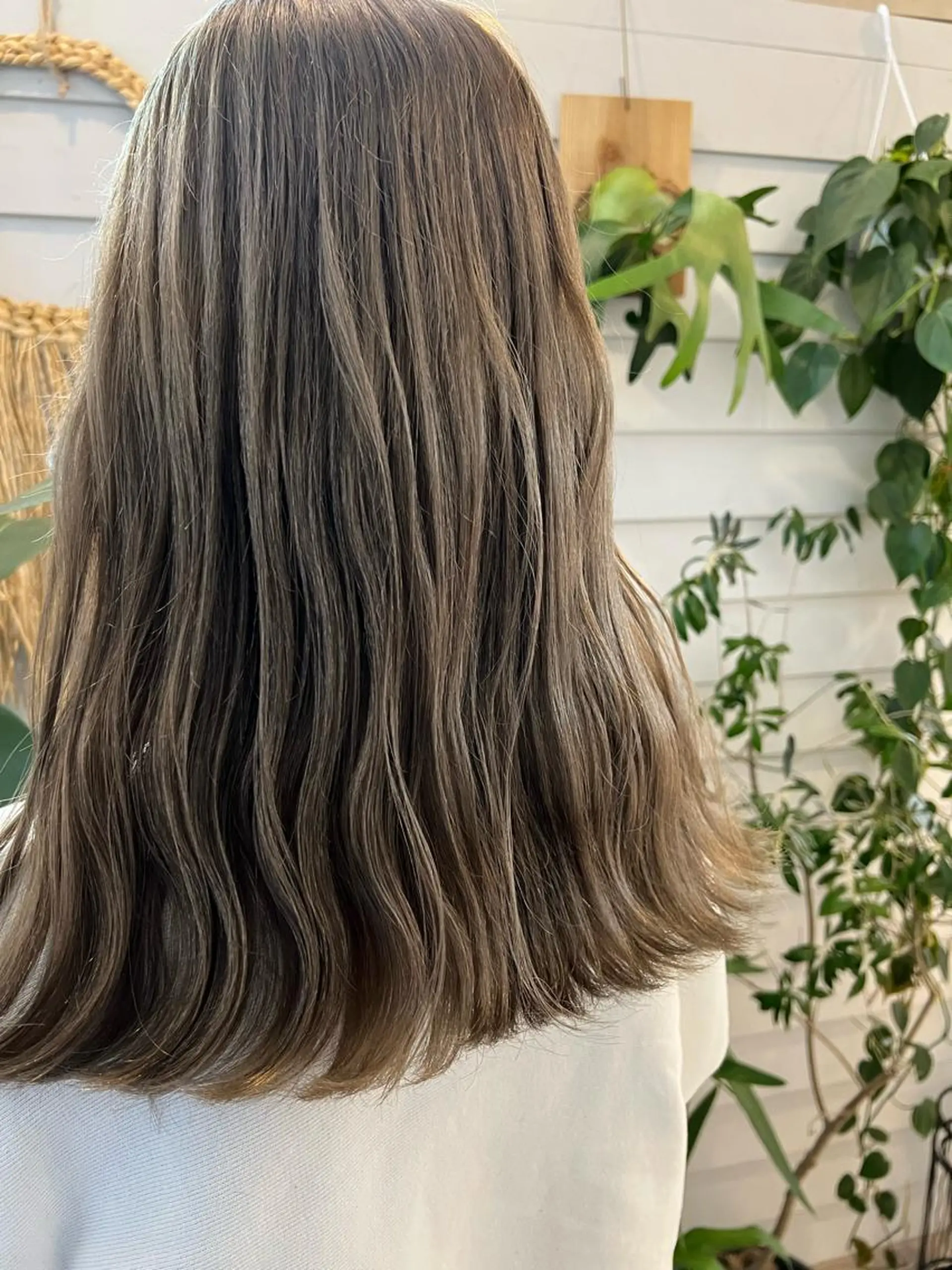 カラー YUI ハイトーンカラーのヘアスタイル