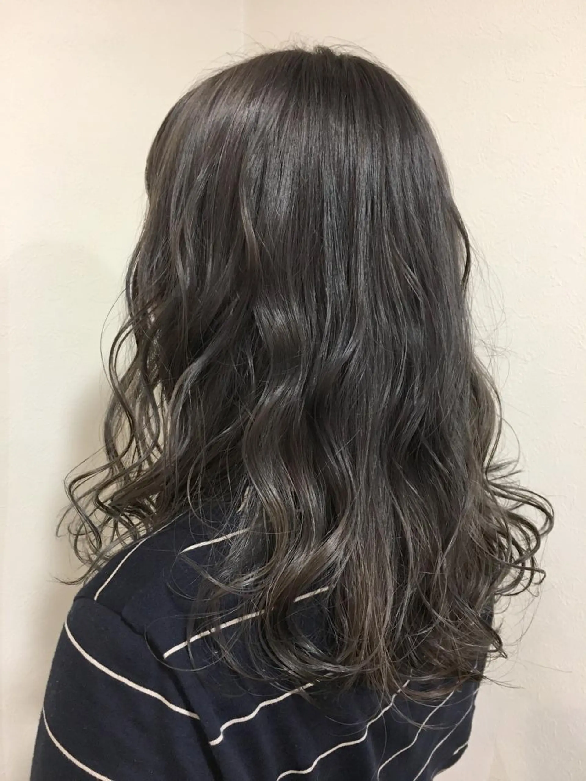 カラー 工藤 綾華のヘアスタイル