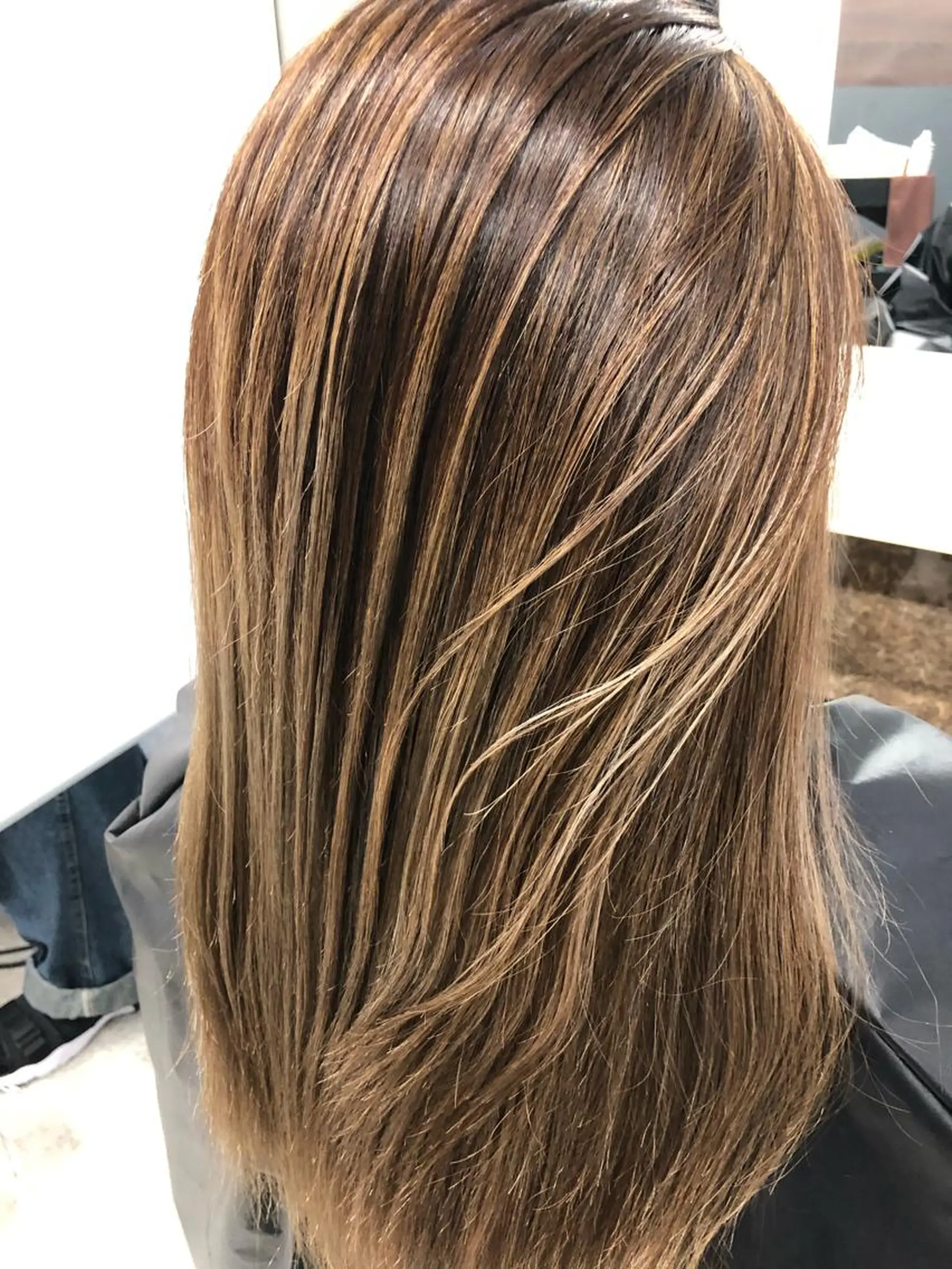 セミロング ハイライト 🌟髪質改善ケアカラ ー美髪縮毛矯正y🌟のヘアスタイル