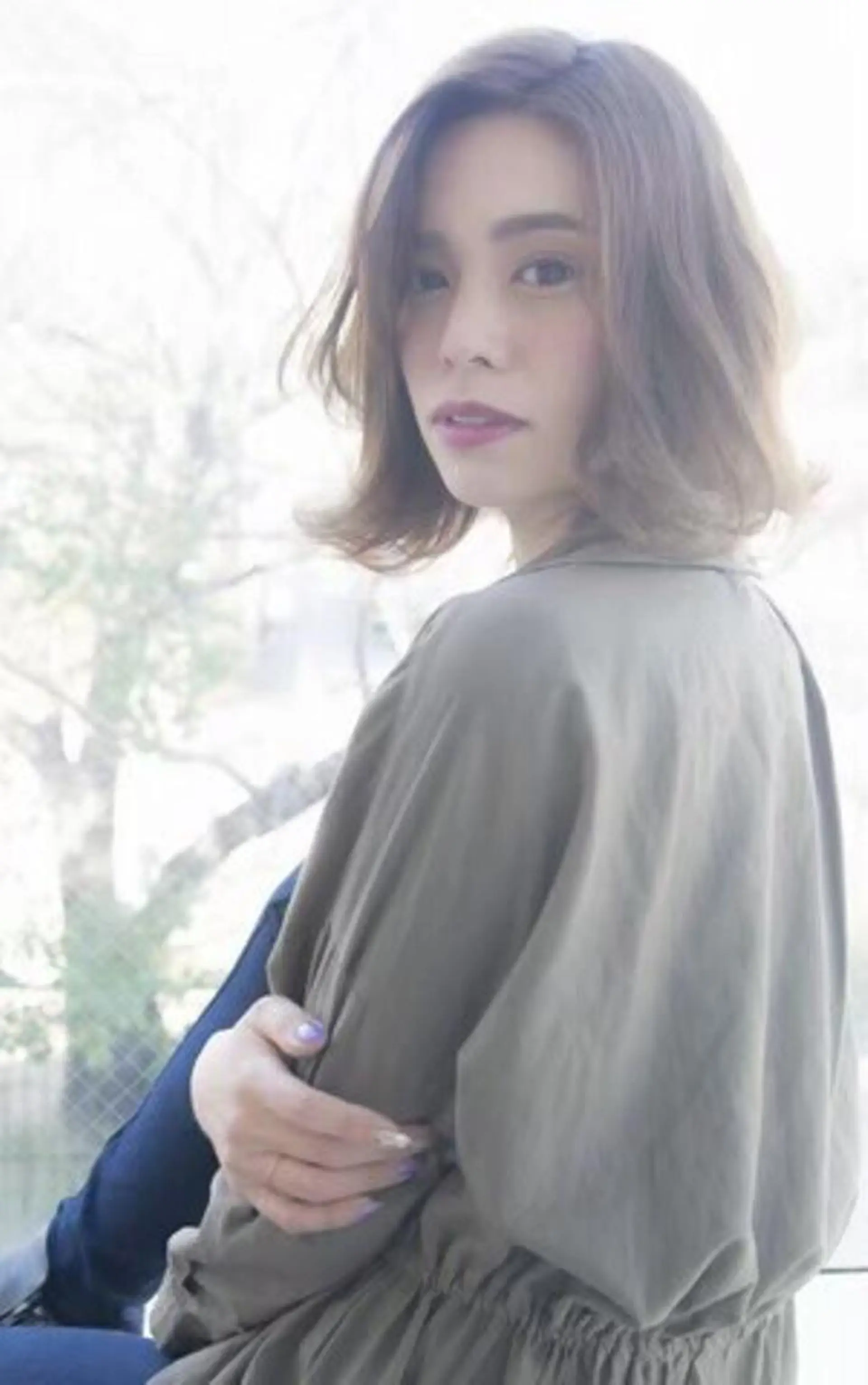 ミディアム 大久保 結加のヘアスタイル